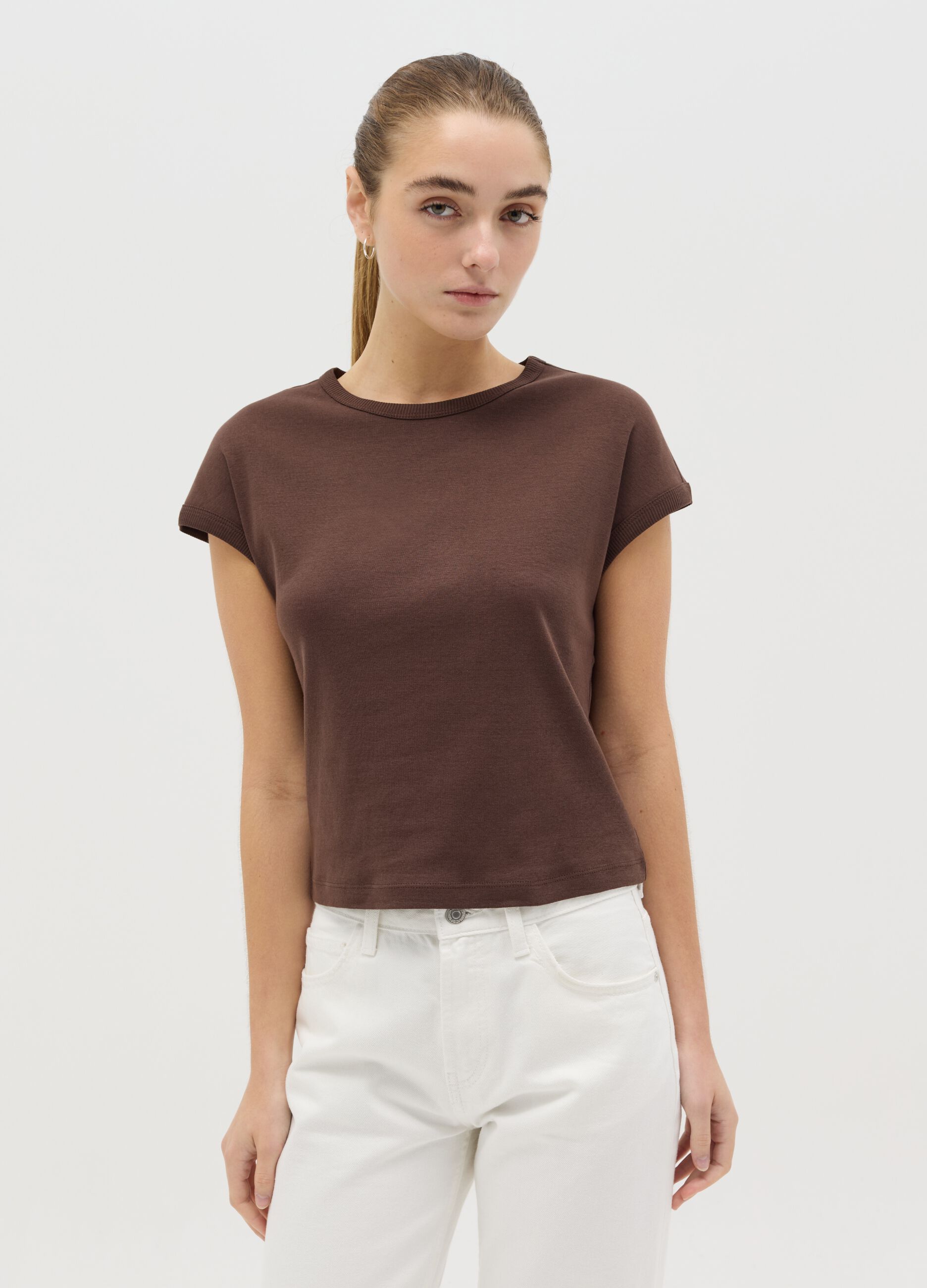 T-shirt con maniche a kimono marrone