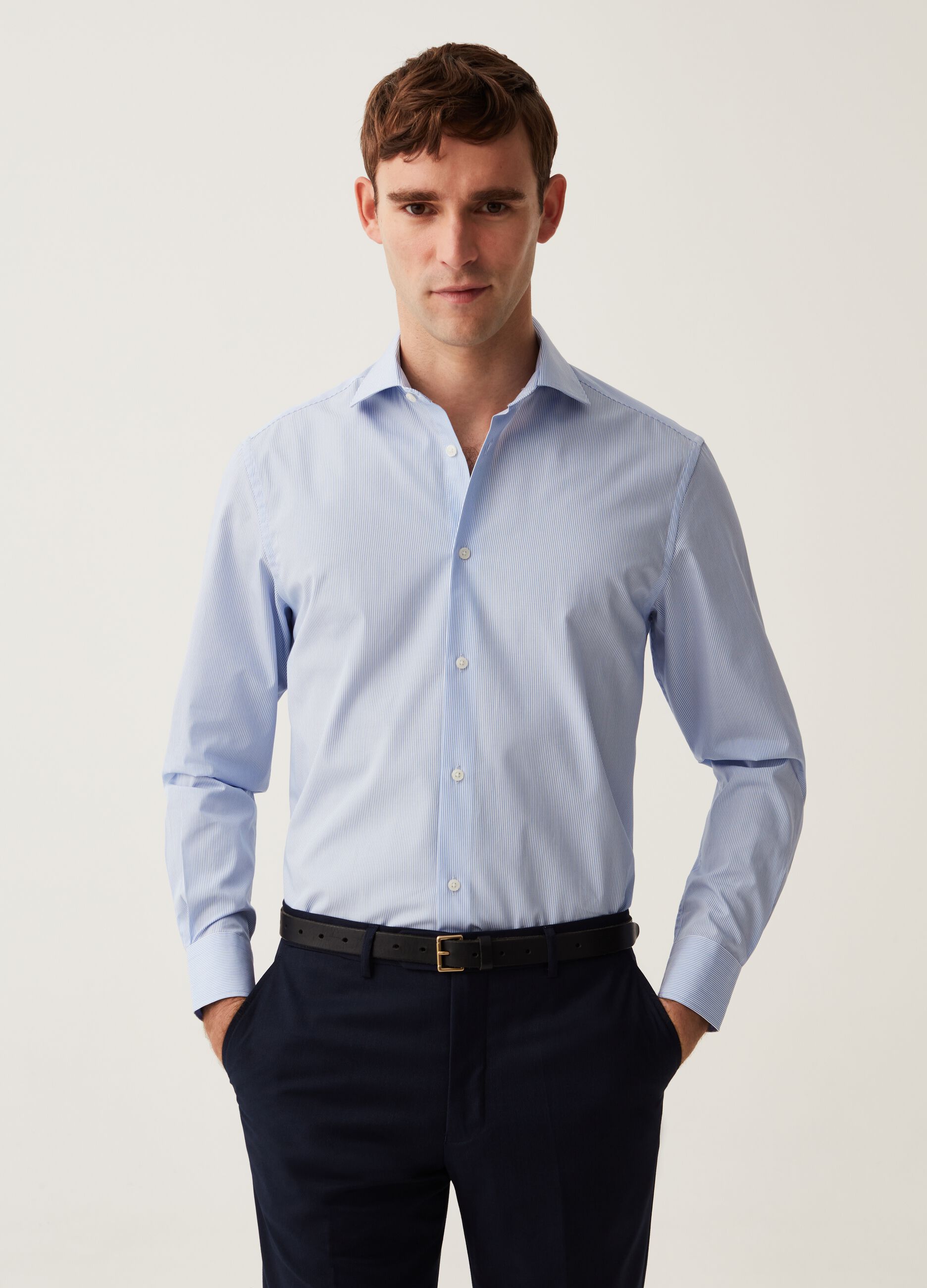 Regular-fit easy-iron shirt with thin stripes