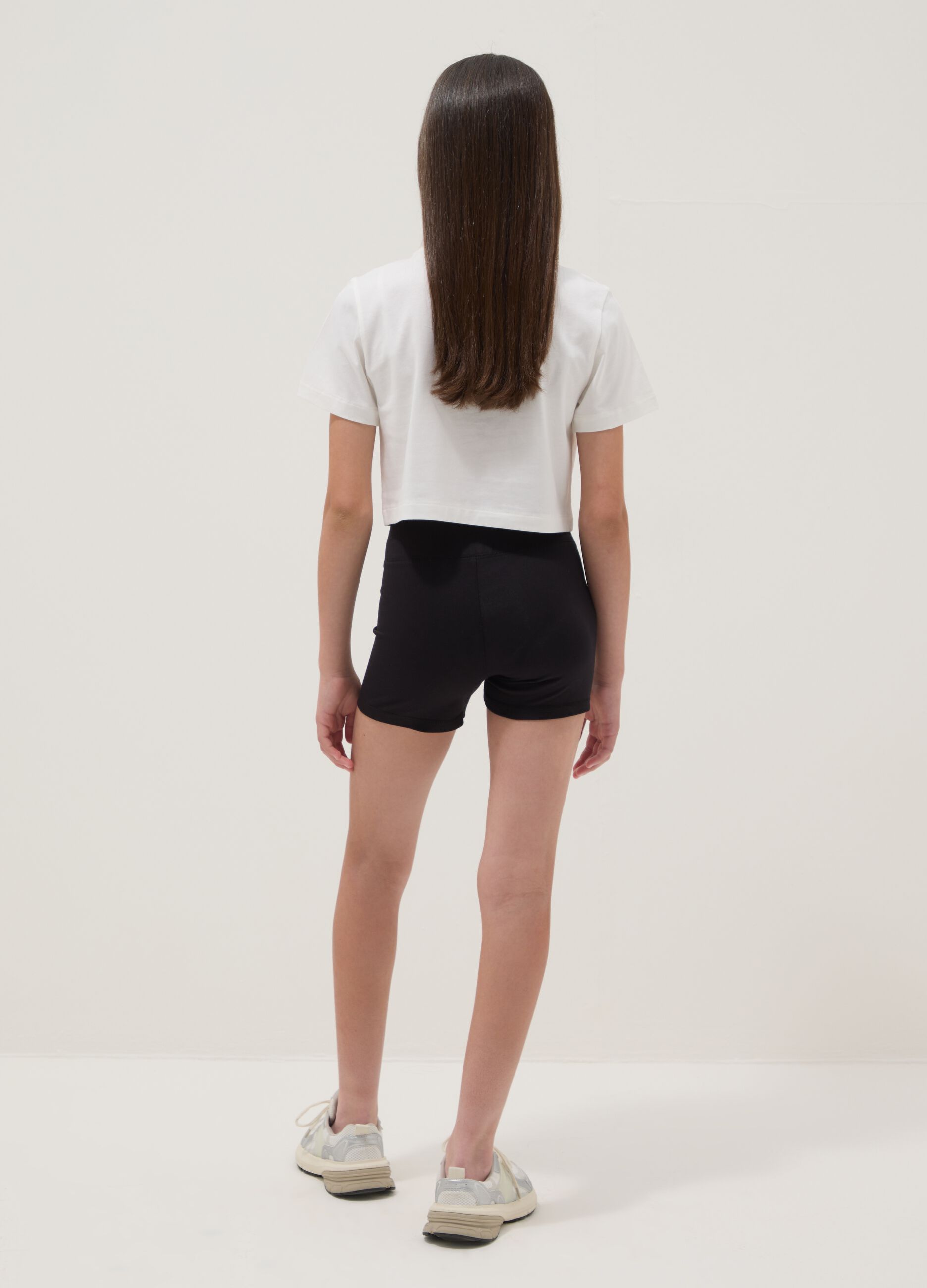 White organic cotton set with T-shirt and shorts