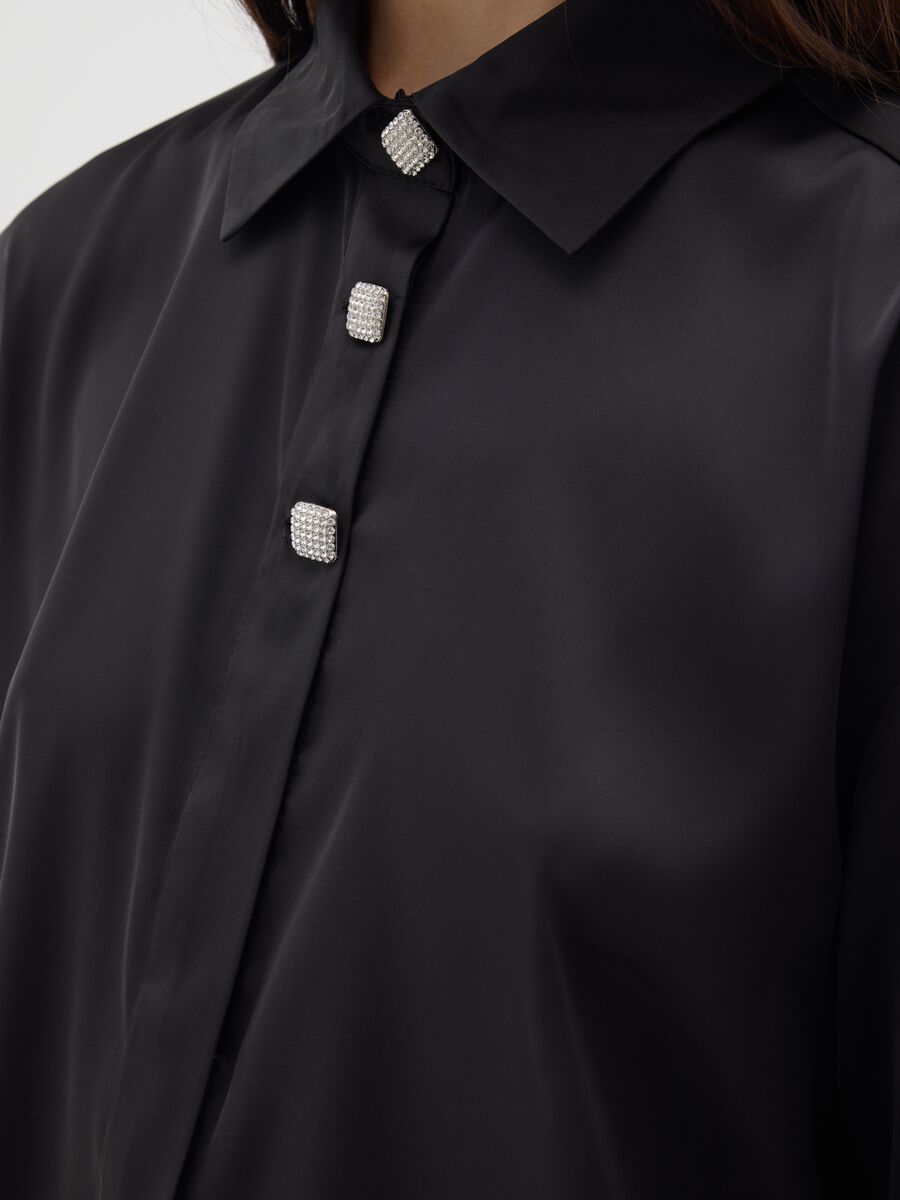 Black satin shirt with long sleeves and regular fit_3