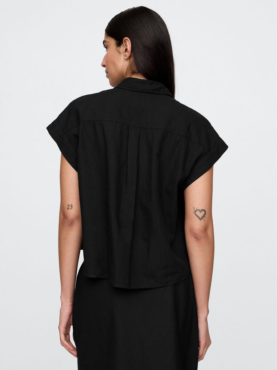 Black cropped linen and viscose shirt from Gap_2