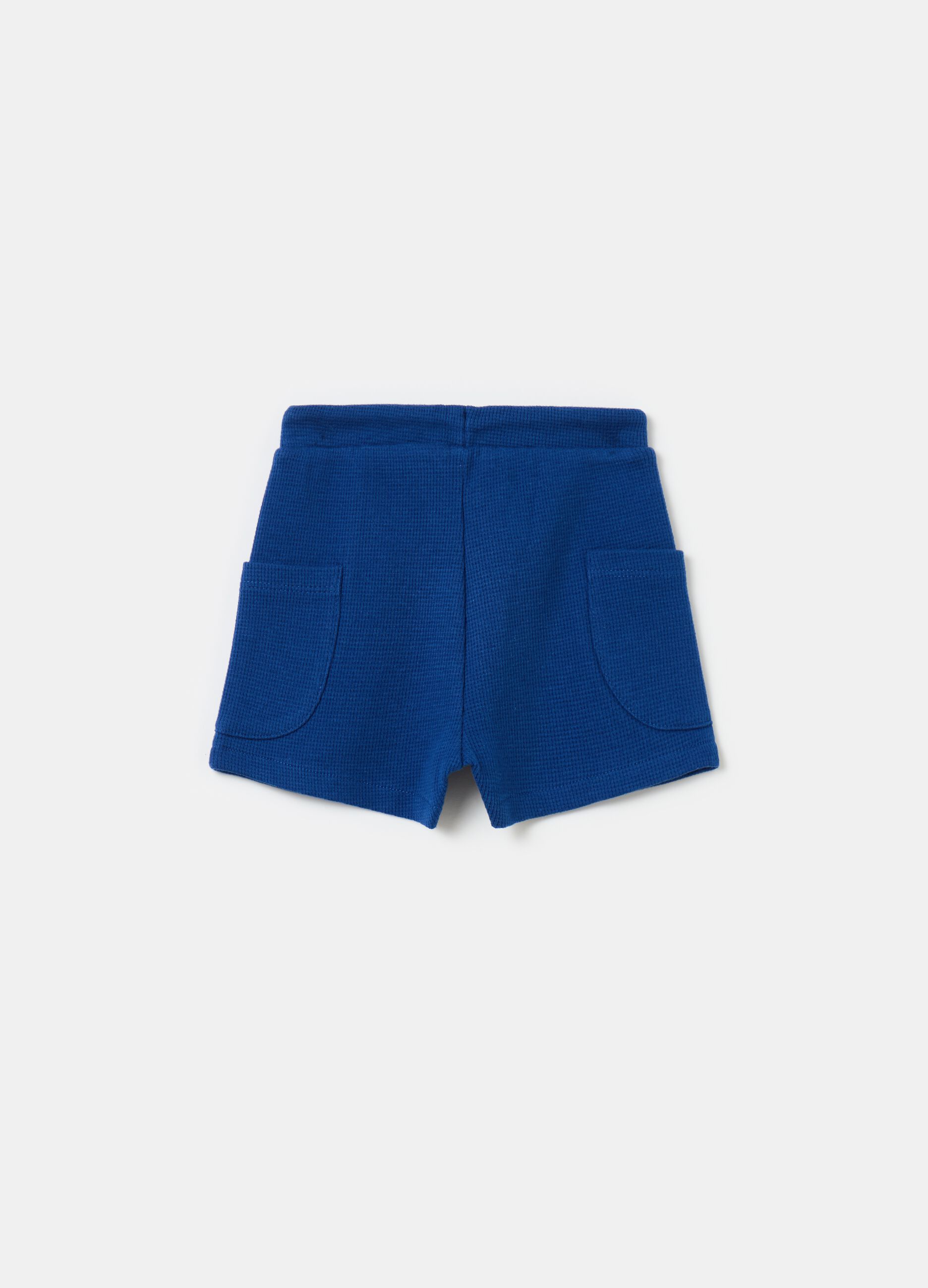 Shorts with waffle weave and drawstring