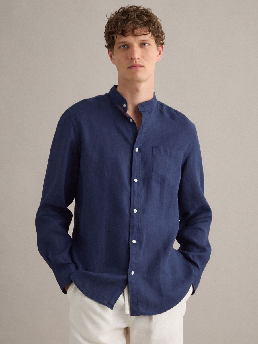 Camicia blu in puro lino con collo coreano regular fit_1