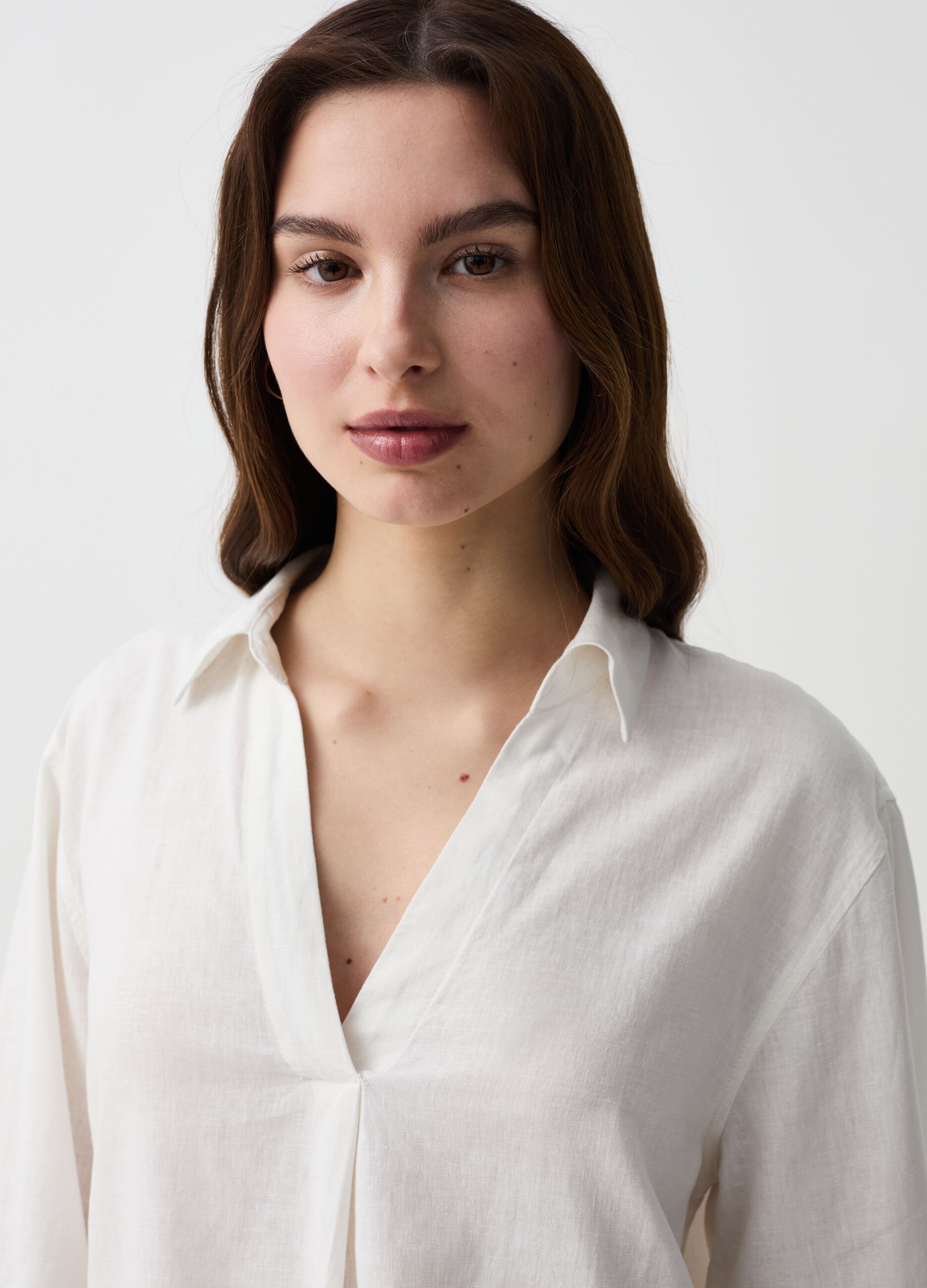 Viscose and linen blouse with polo neck