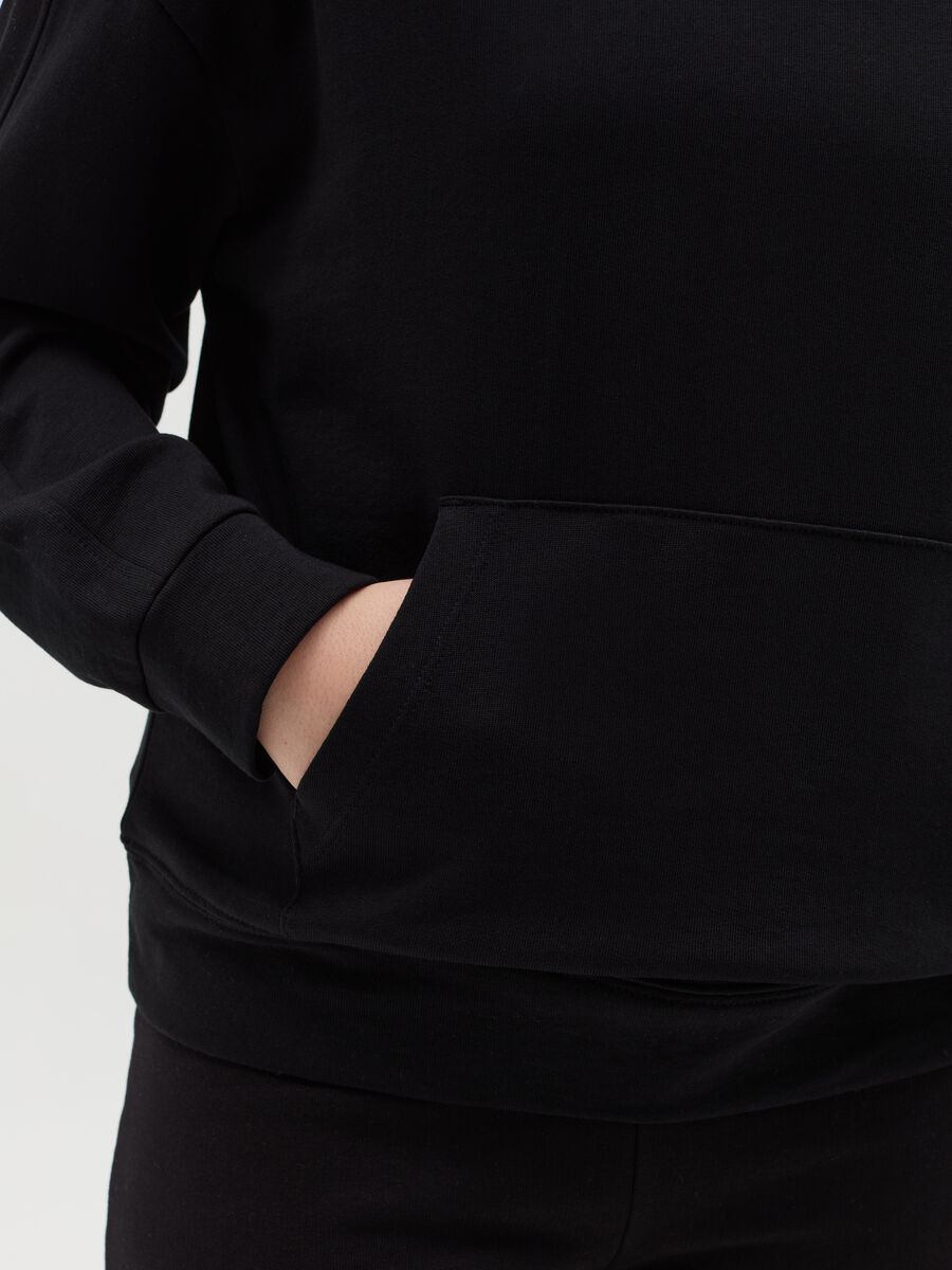 Cotton sweatshirt with hood and pocket_2