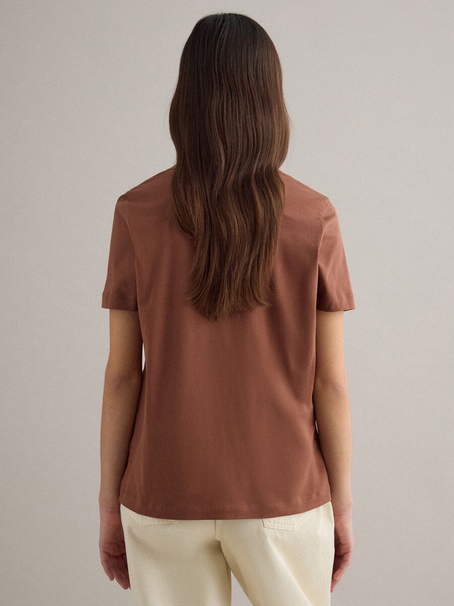 Short-sleeve brown pure cotton T-shirt, regular fit, deep V-neck_3
