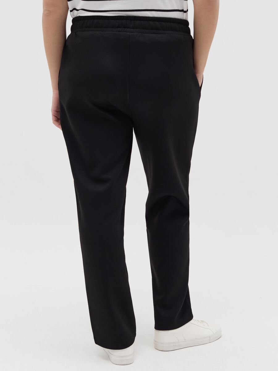Curvy plush joggers with embossed seams_3