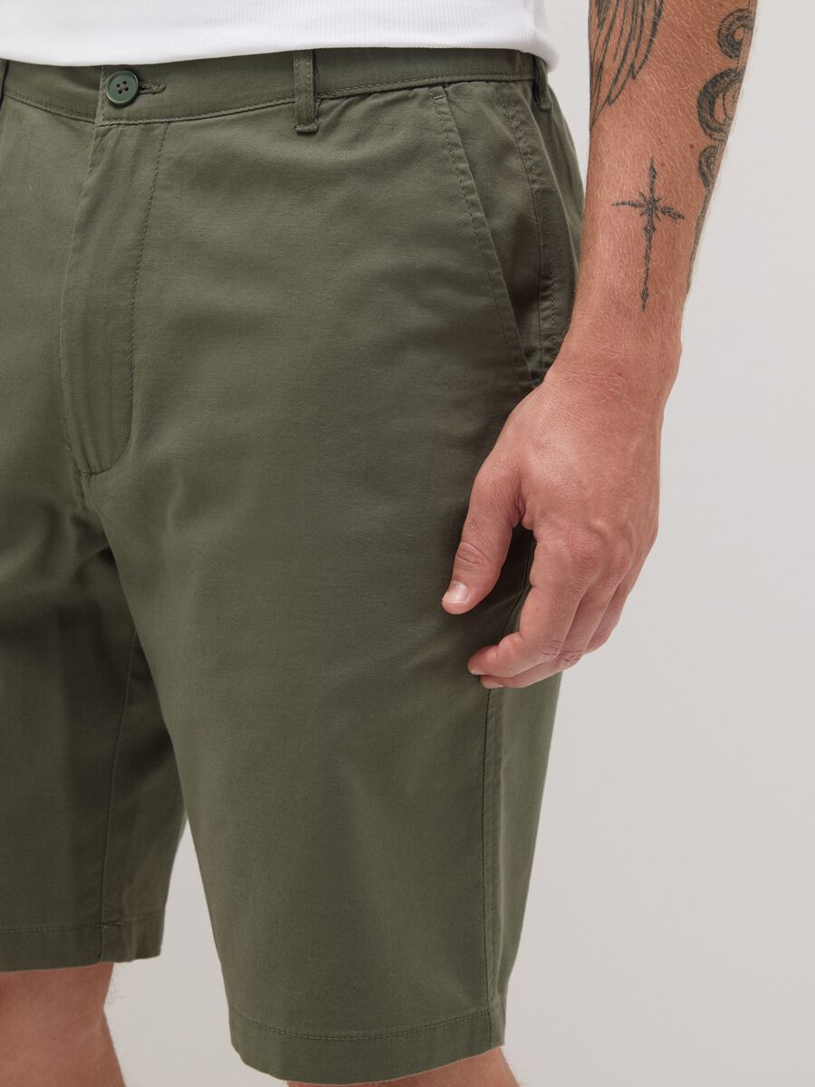 Men's green cotton relaxed fit shorts_2
