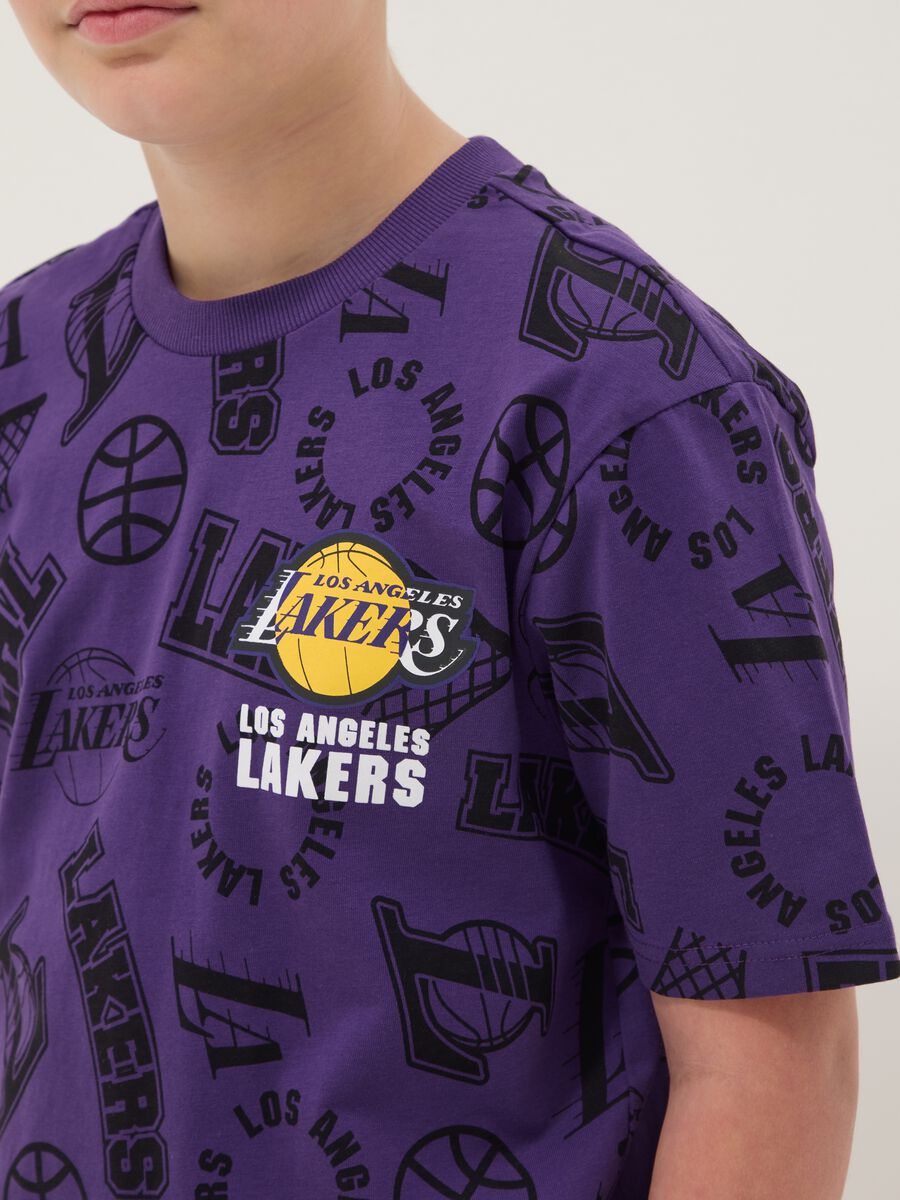 T-shirt viola in puro cotone con stampa Lakers per ragazzo_2
