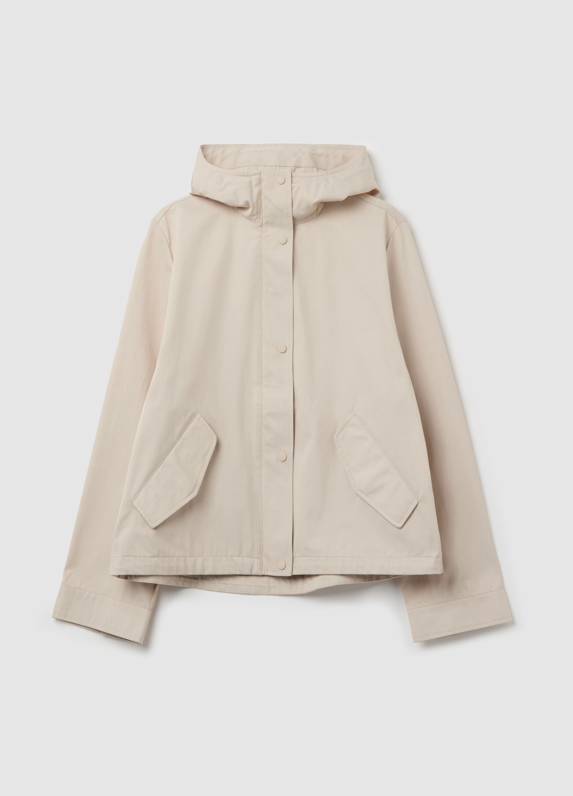 Short jacket with hood