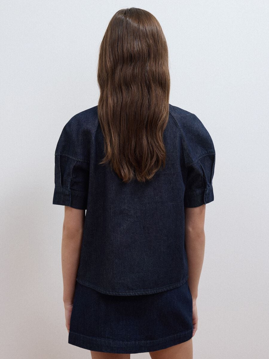 Camicia in denim di puro cotone a maniche corte con laccetto regular fit_3