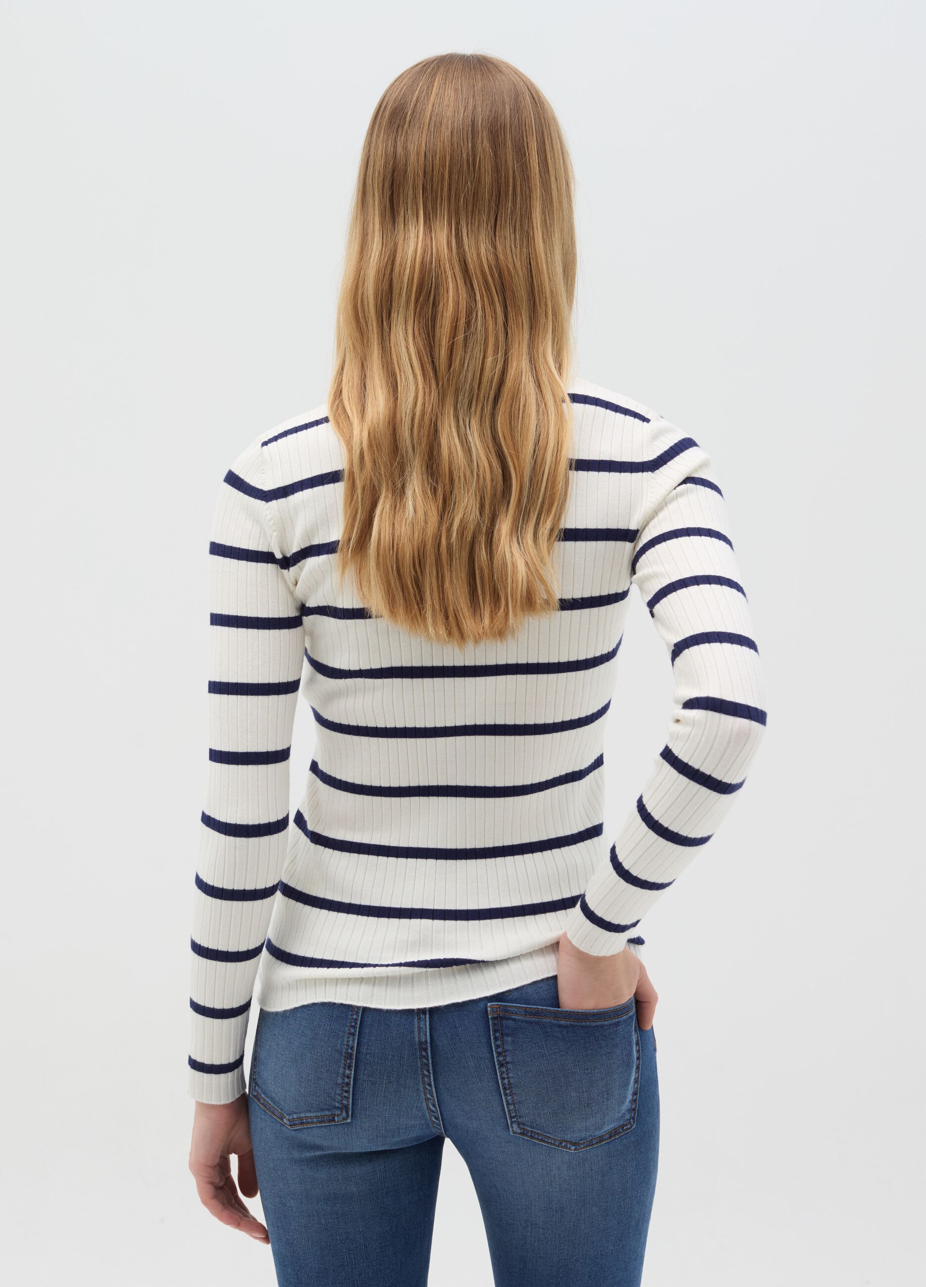 Flat ribbed top with striped pattern