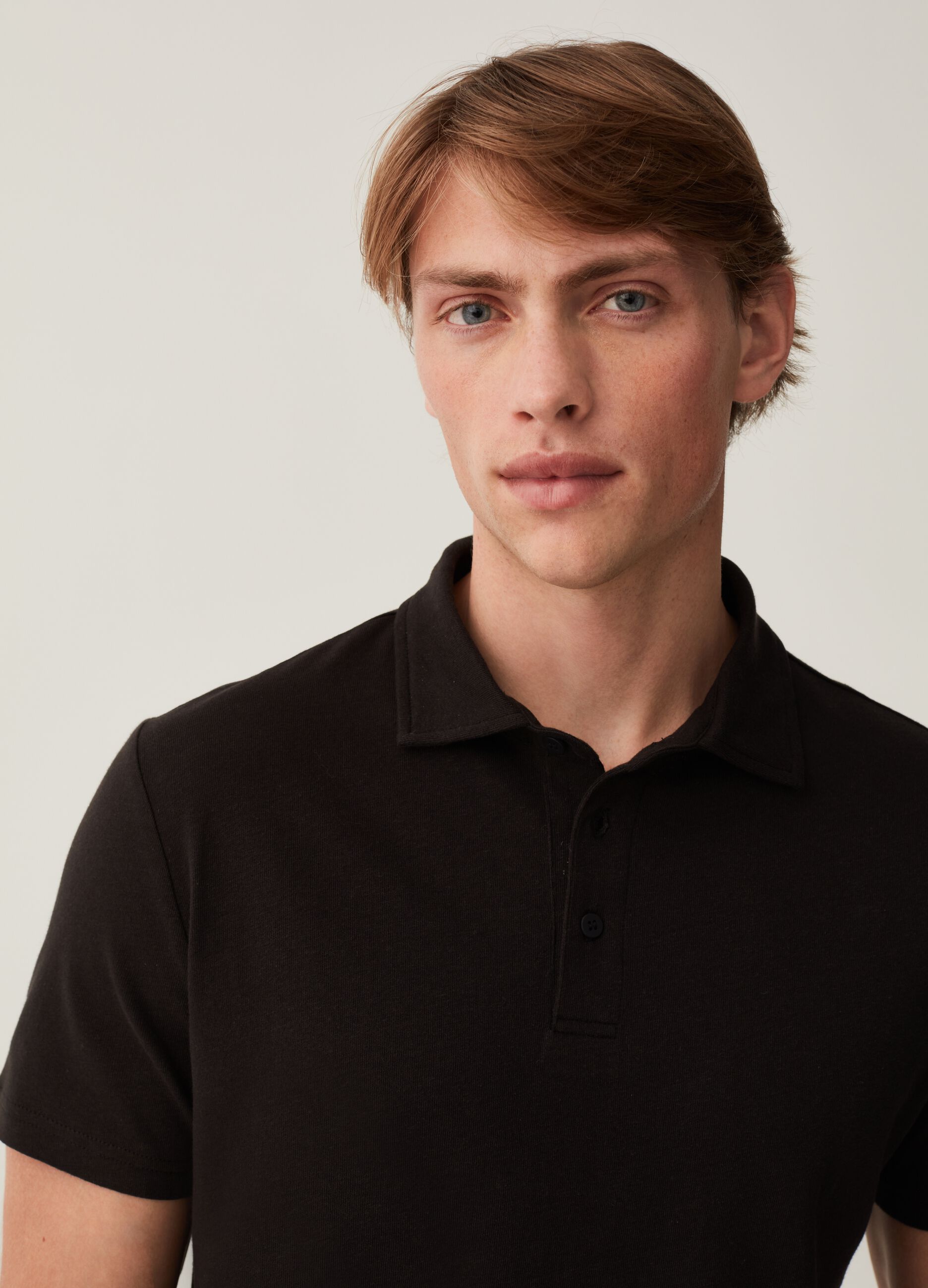 LESS IS BETTER Polo in lino e cotone