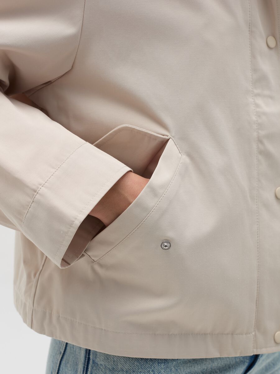 Short jacket with hood_3