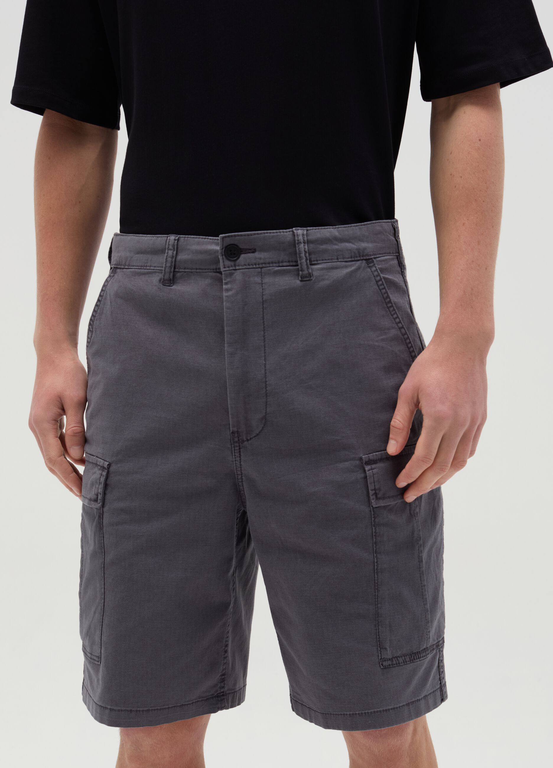 Stretch cargo Bermuda shorts with ripstop weave