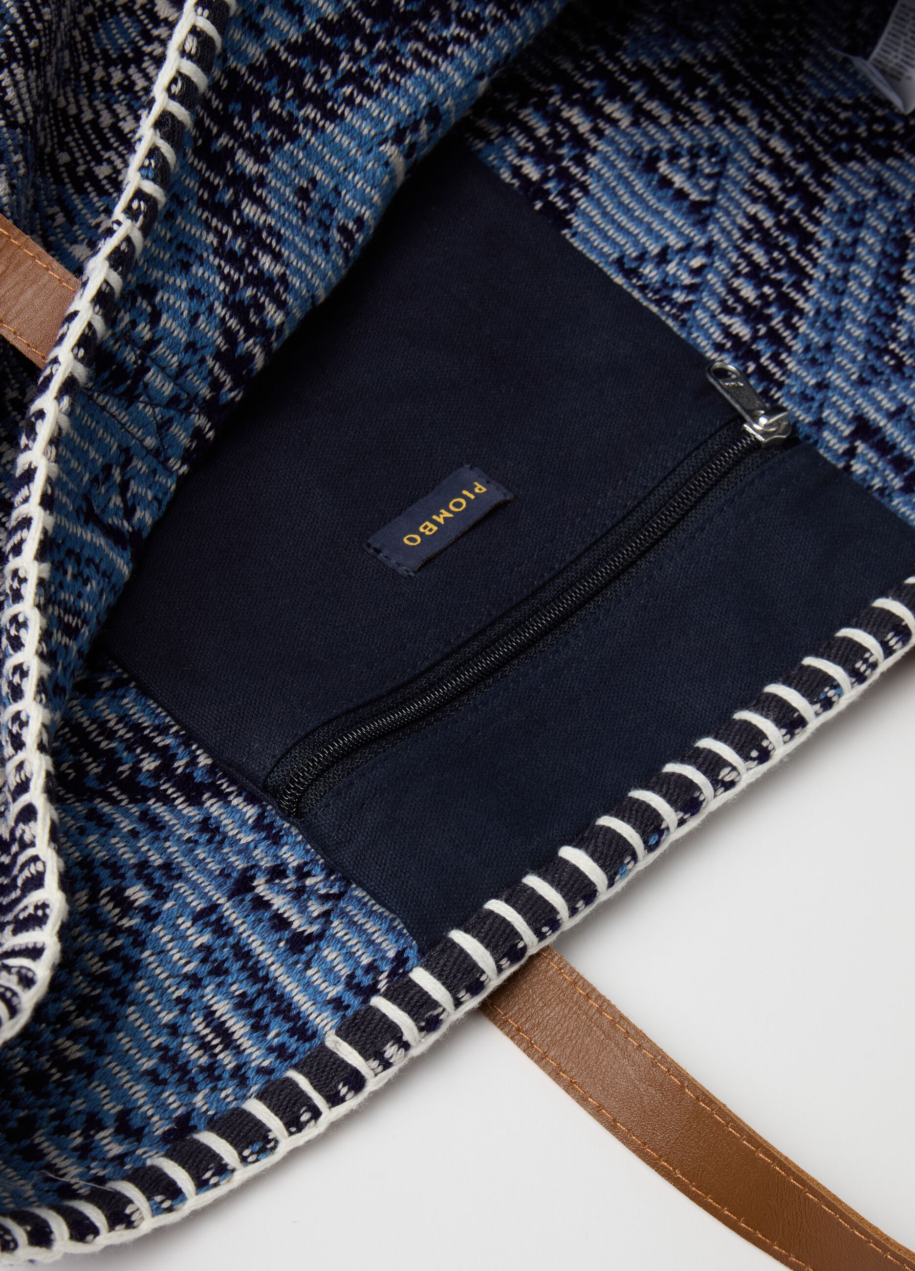 Shopping bag with kimono motif