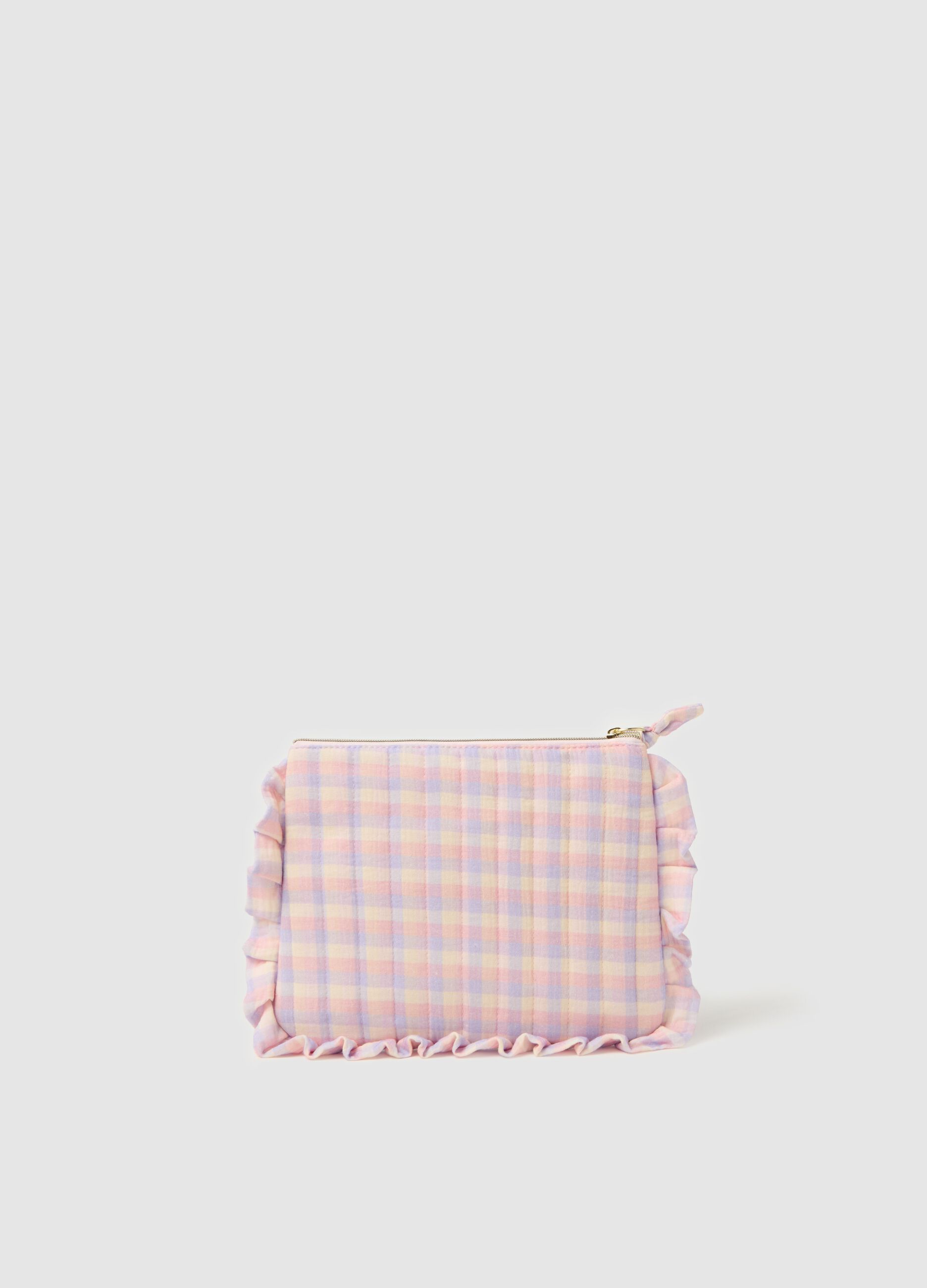 Essential beauty case with frills