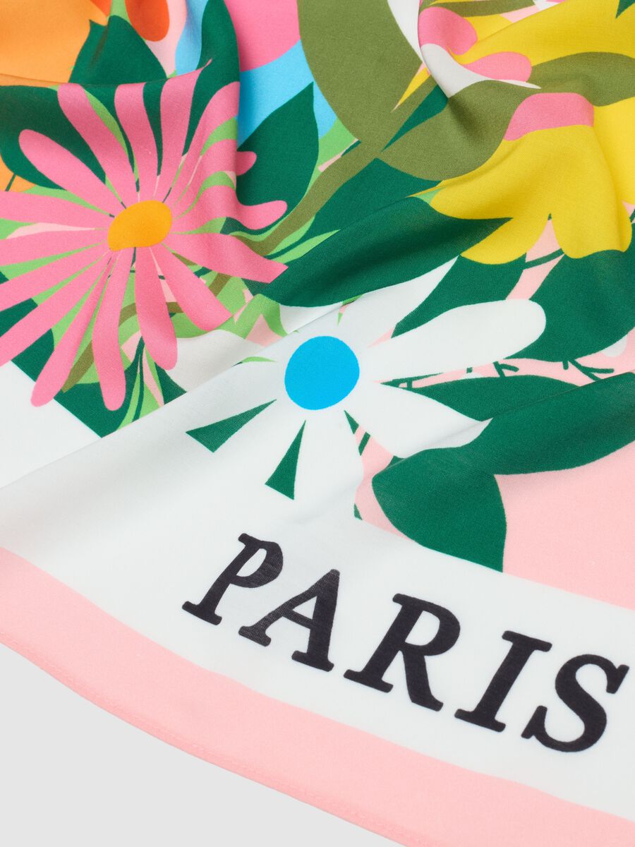 Light scarf in pure multicoloured viscose with floral pattern_2