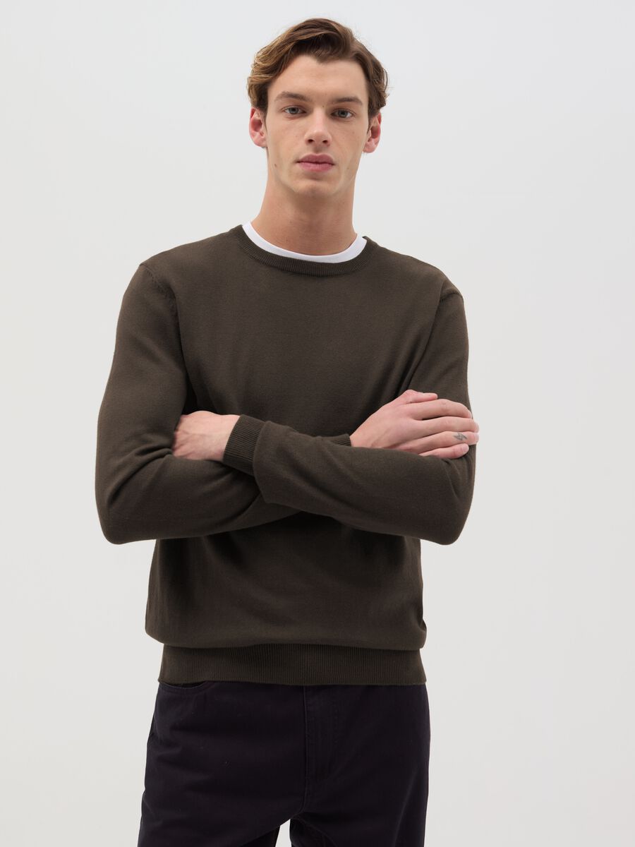 Round neck pullover_0