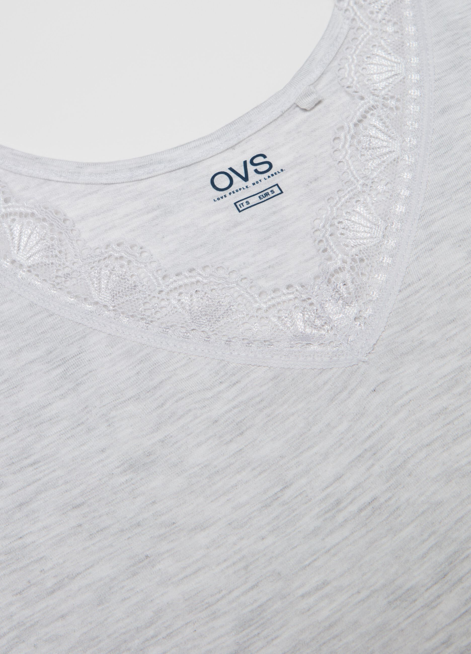 Vest with V neck and lace