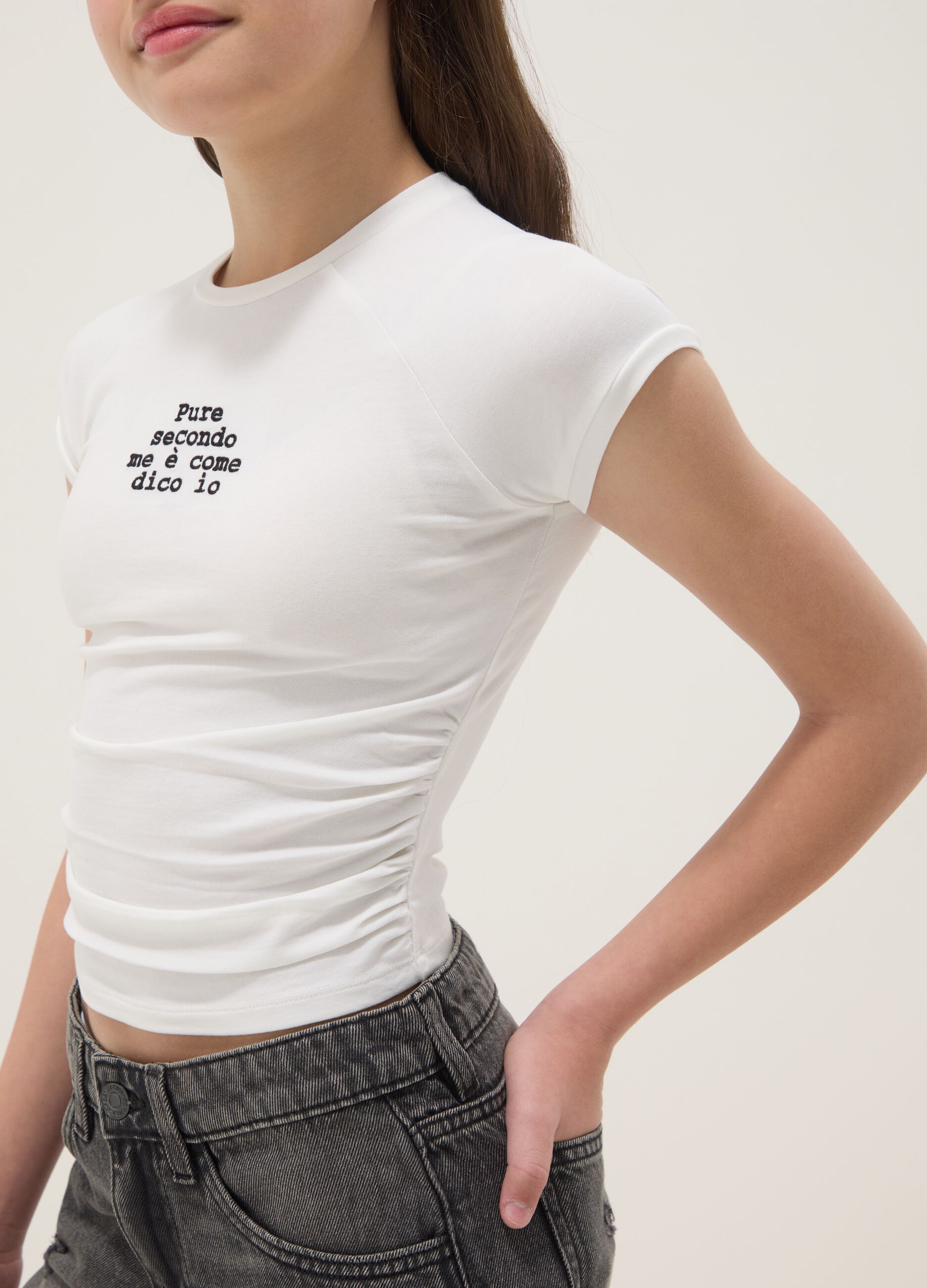 Girls' slim fit white stretch cotton t-shirt with slogan