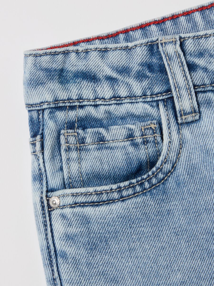 Straight-fit jeans with acid wash and drawstring_3