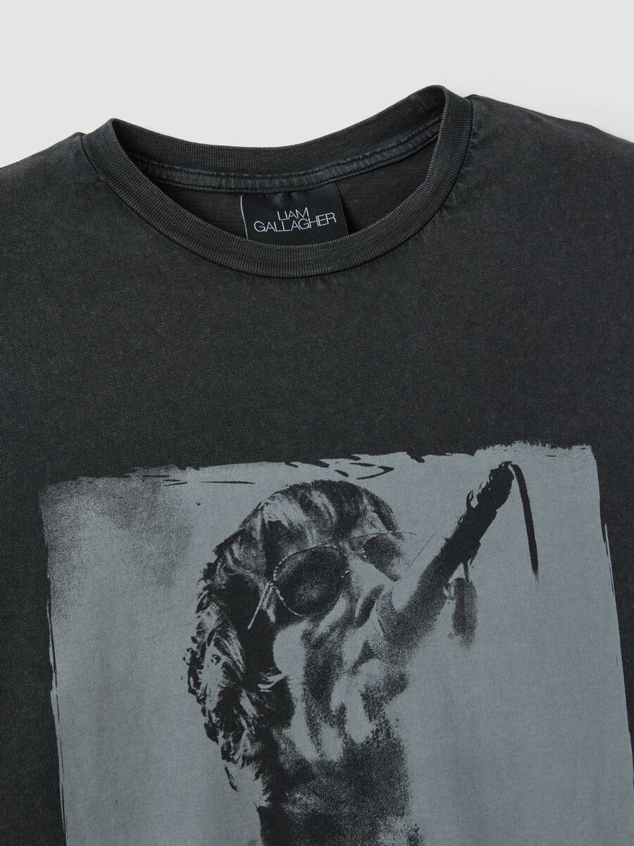 Black pure cotton t-shirt with a regular oversized fit_6