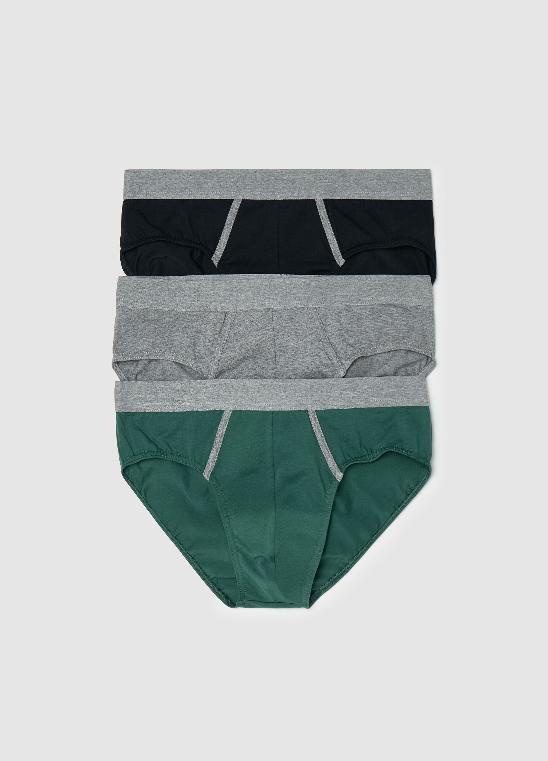 Three-pack briefs with contrasting details