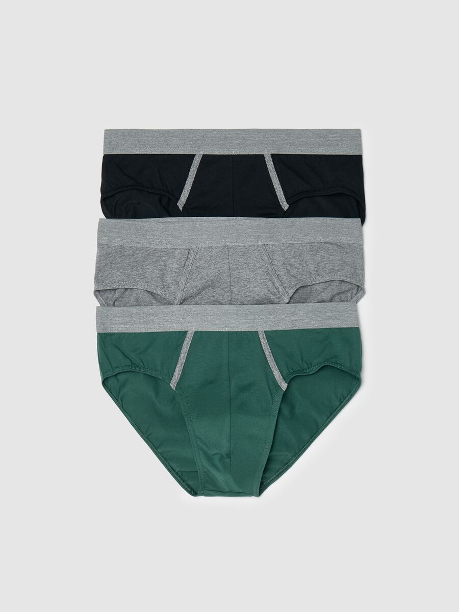 Three-pack briefs with contrasting details_4