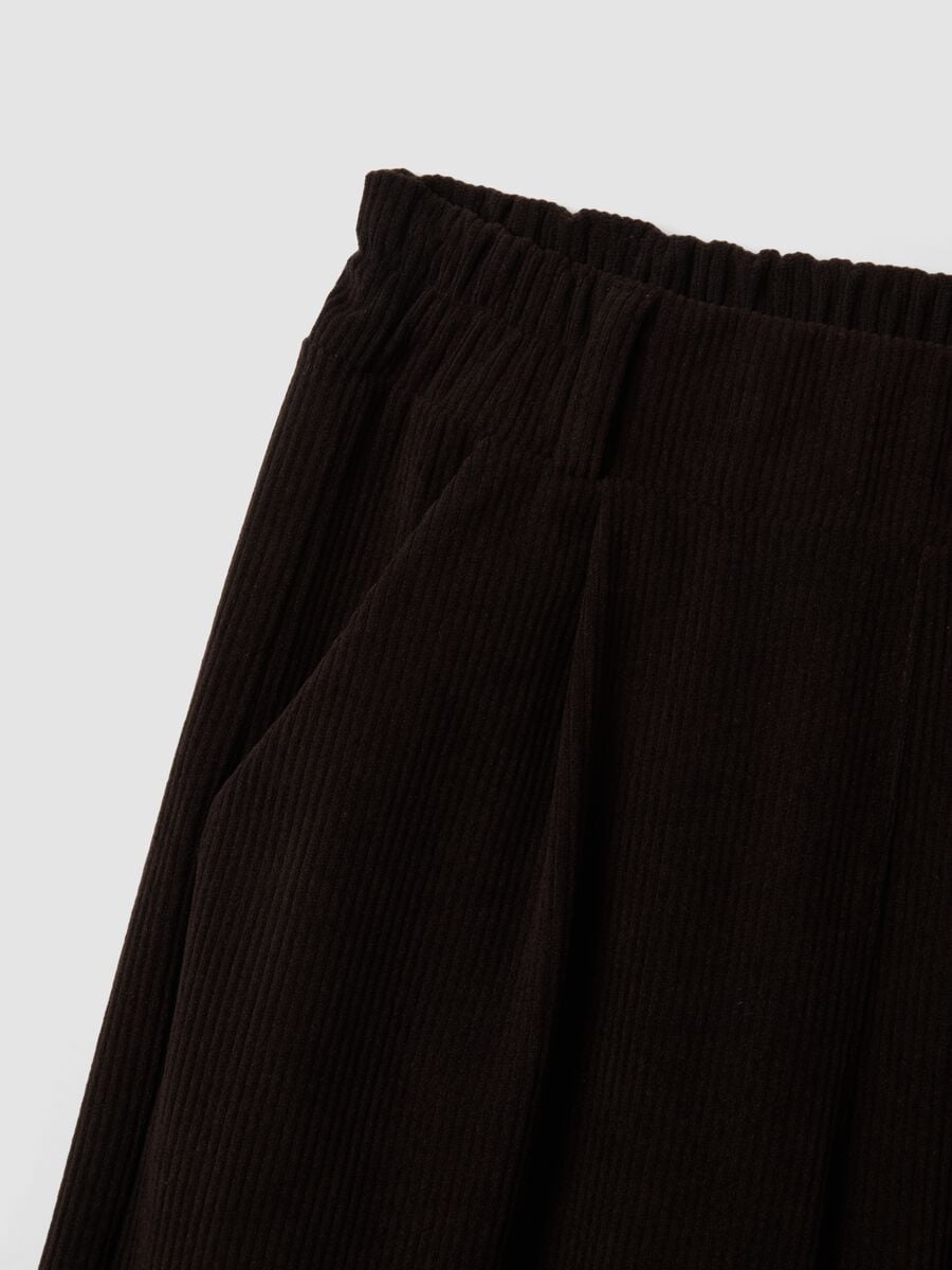 Pantaloni marroni a gamba ampia regular fit a coste_1