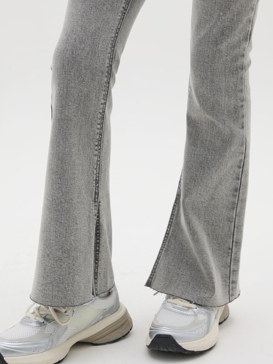 Jeans grigi flare elasticizzati_2