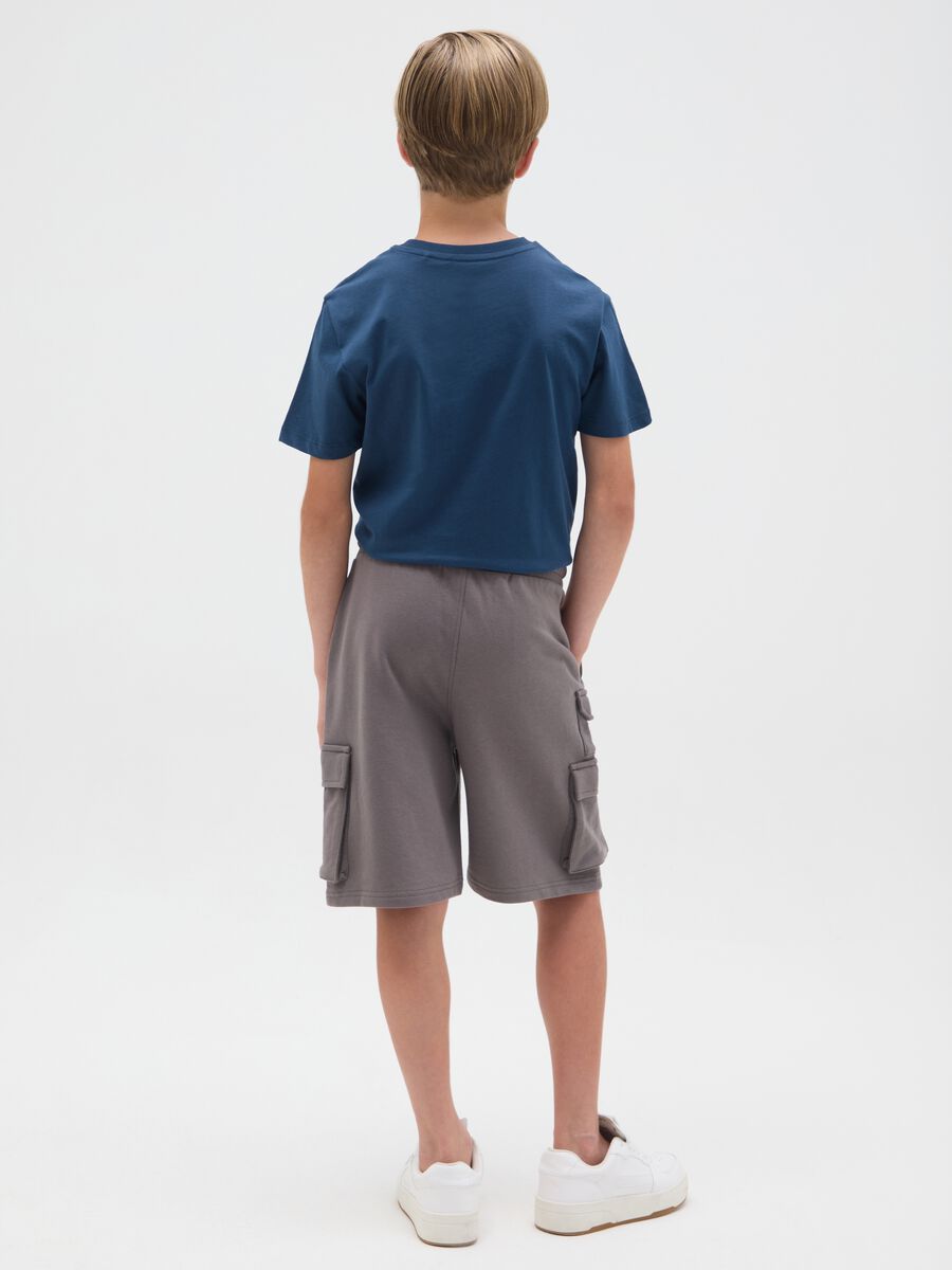 Grey cargo pocket cotton shorts_1