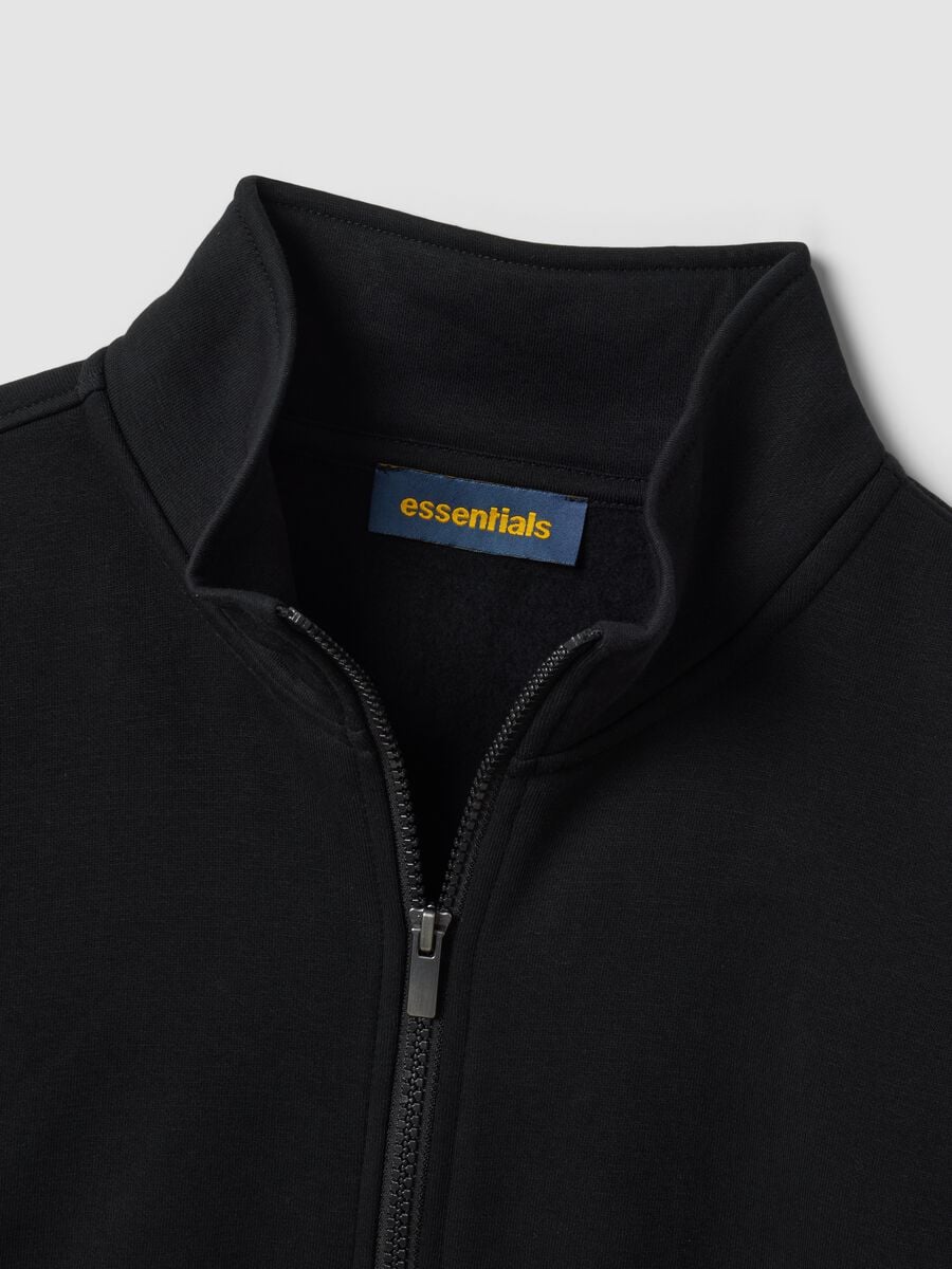 Felpa nera in misto cotone con girocollo e zip regular fit_1
