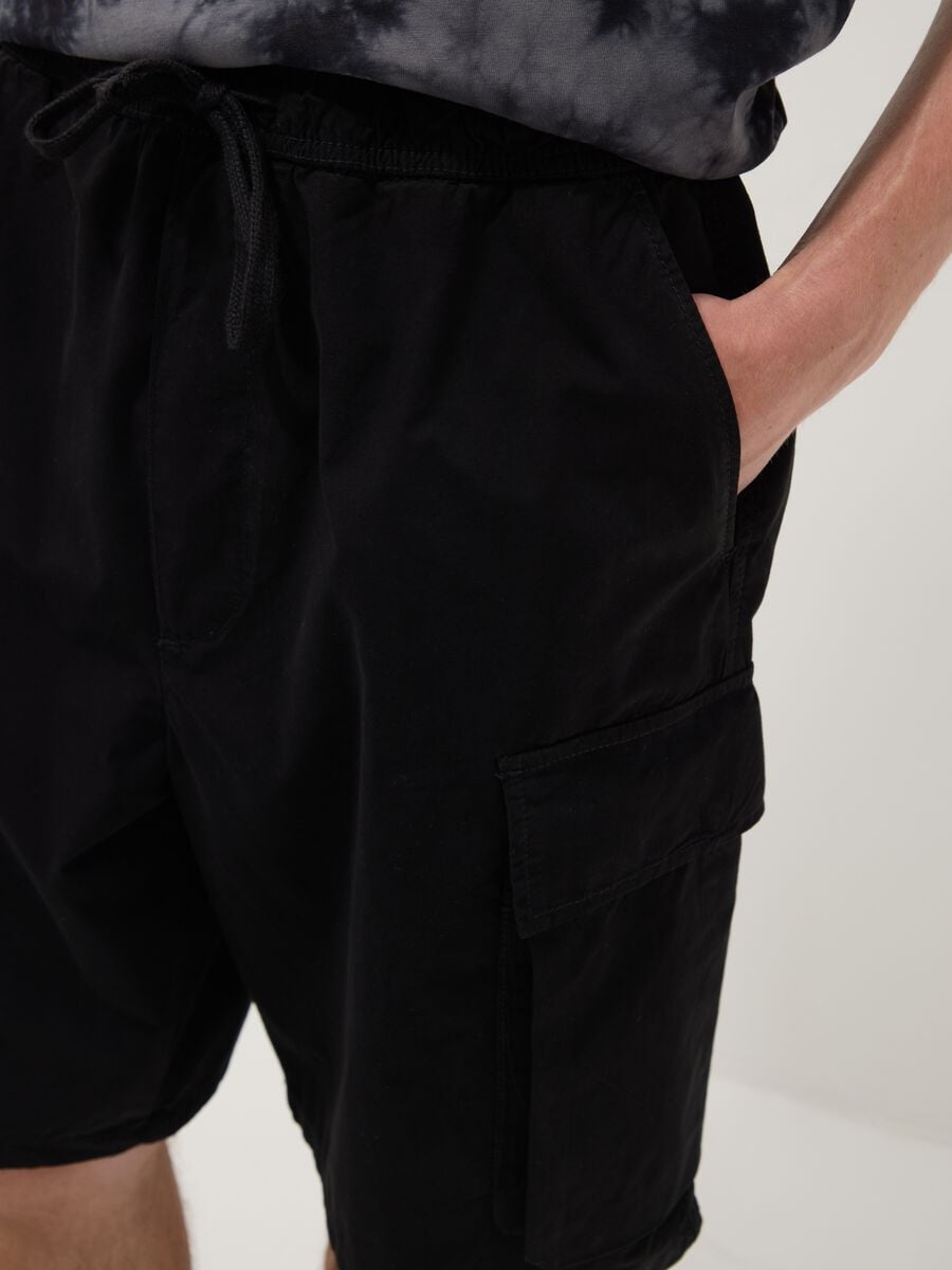 Bermuda neri cargo in puro cotone baggy fit_3