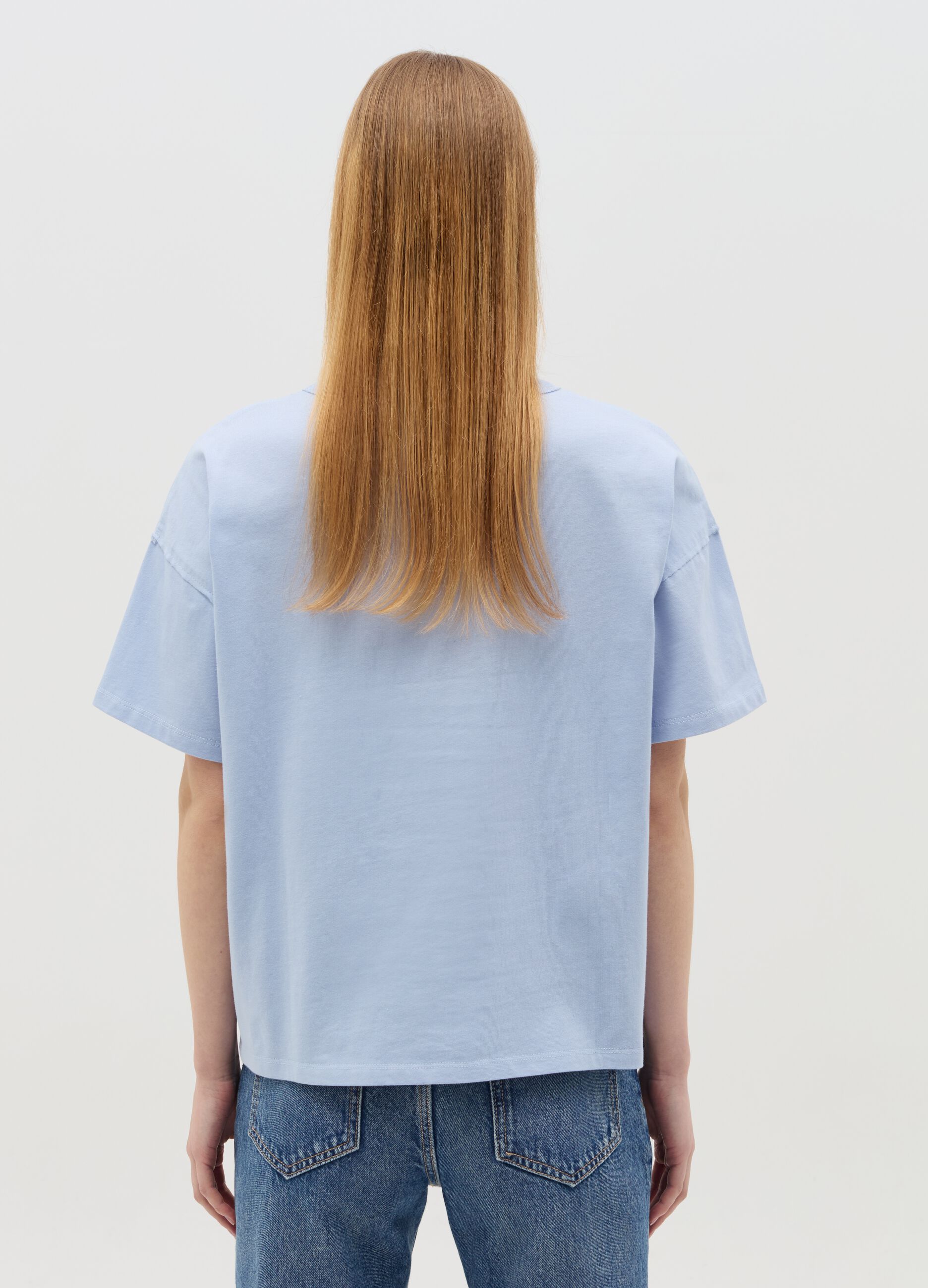 T-shirt with "Iris Bleu" embroidery
