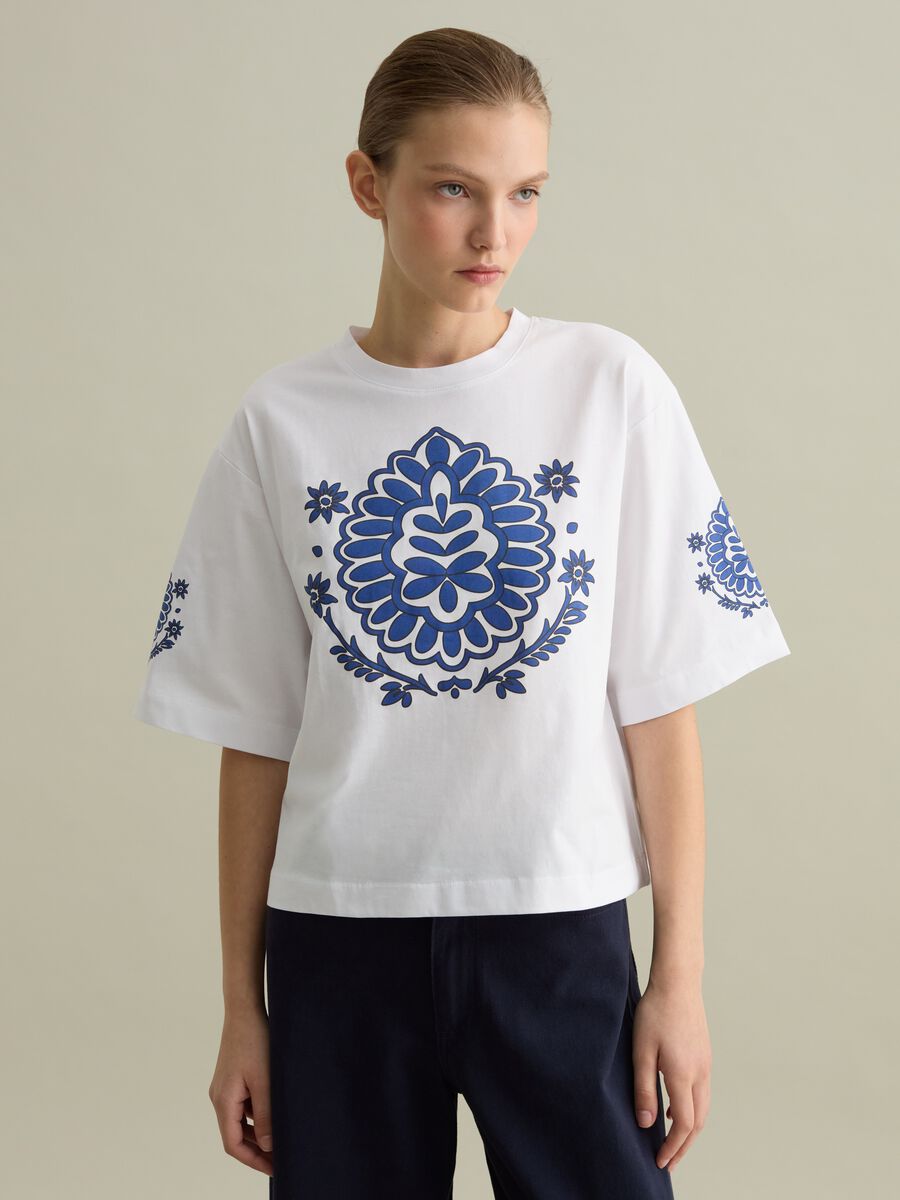 T-shirt with ethnic design print_0