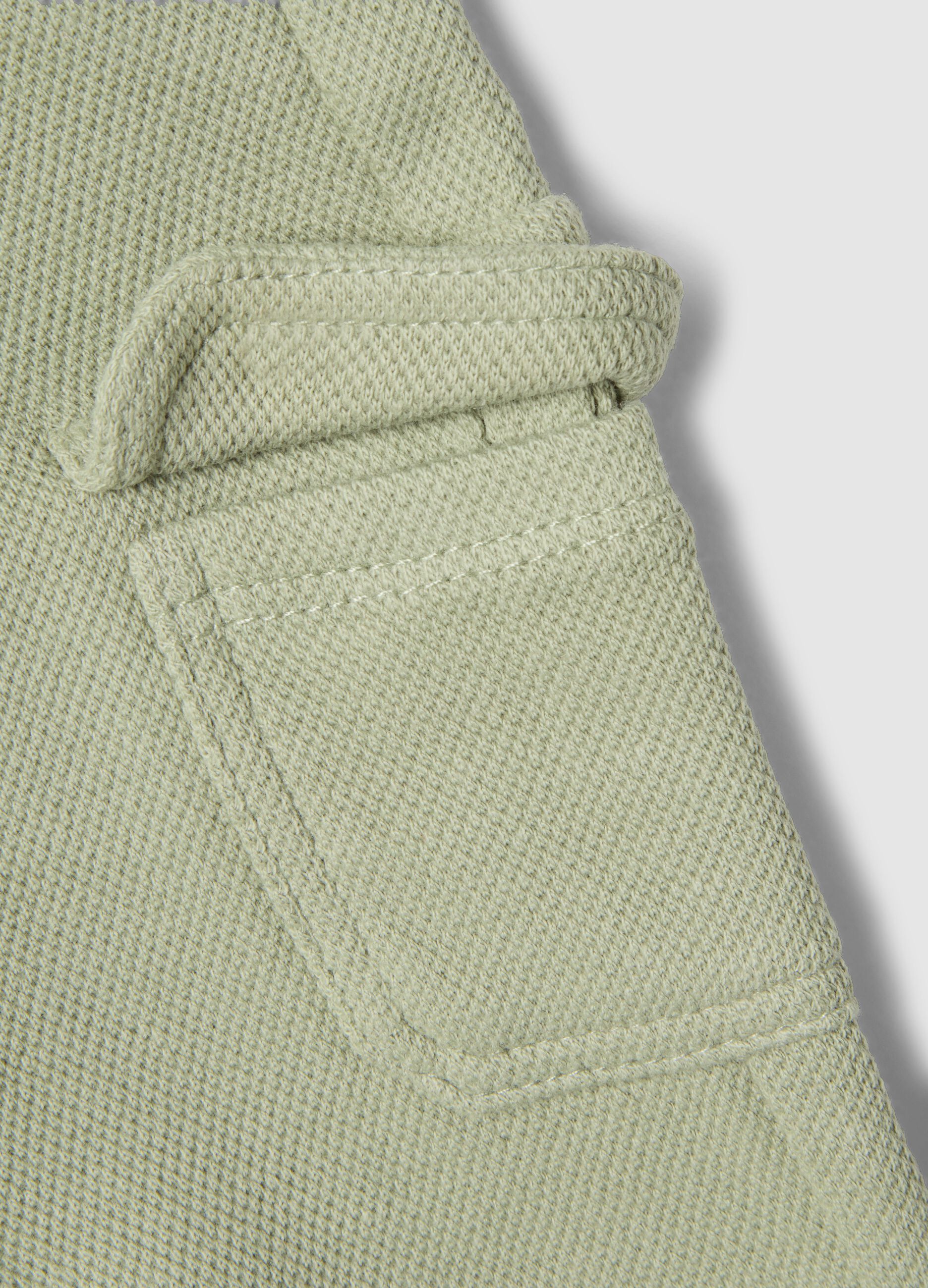 Baby green cotton-blend cargo shorts, regular fit