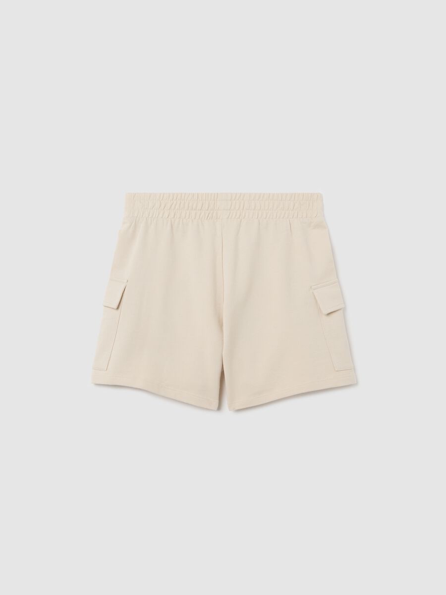 Shorts cargo beige in felpa con vita elasticata_4