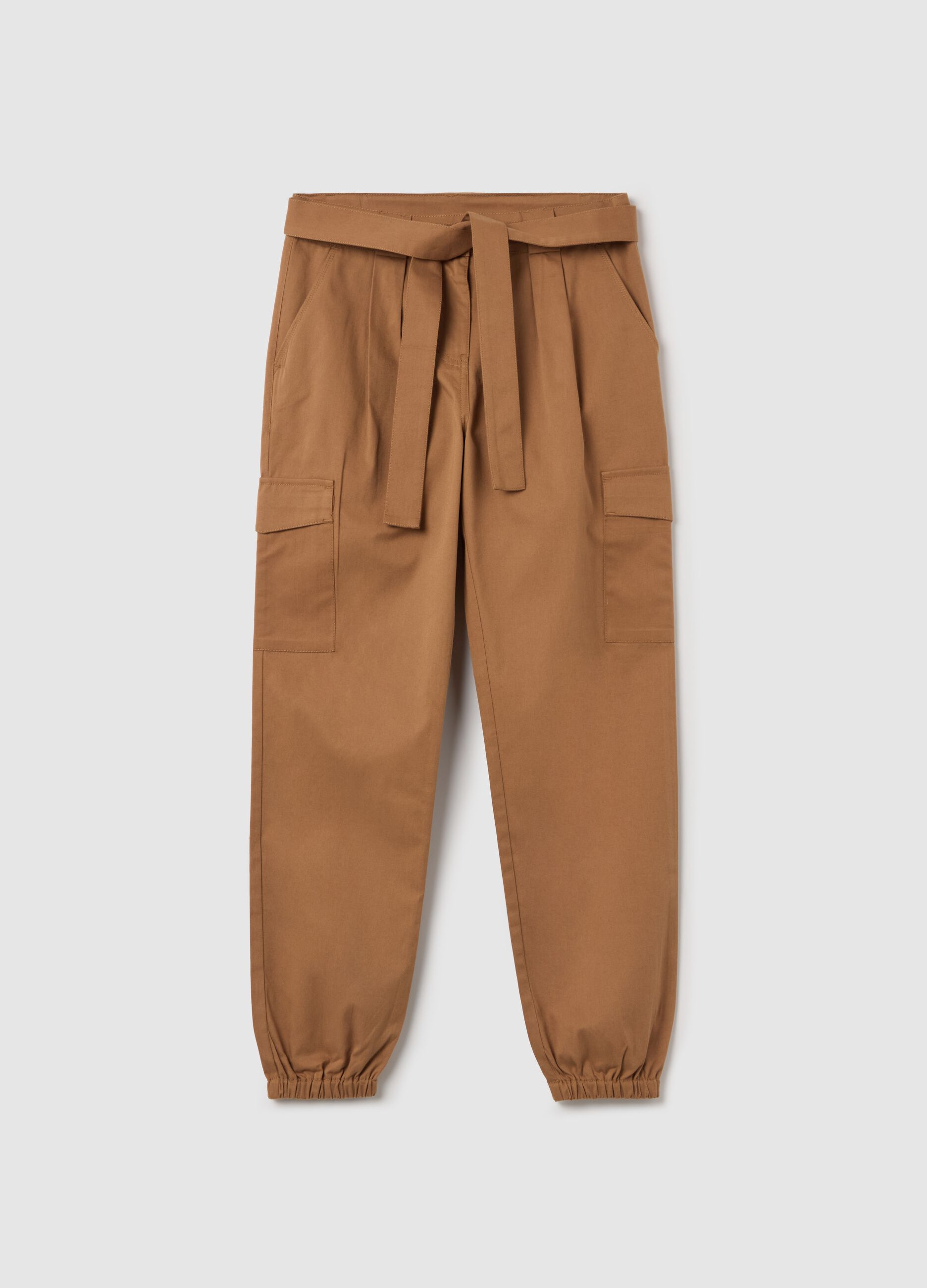 Cargo trousers with a belt