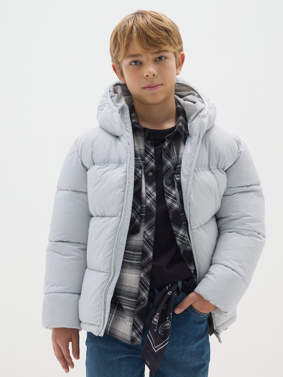Piumino The Iconic Puffer grigio chiaro da ragazzo con cappuccio_1