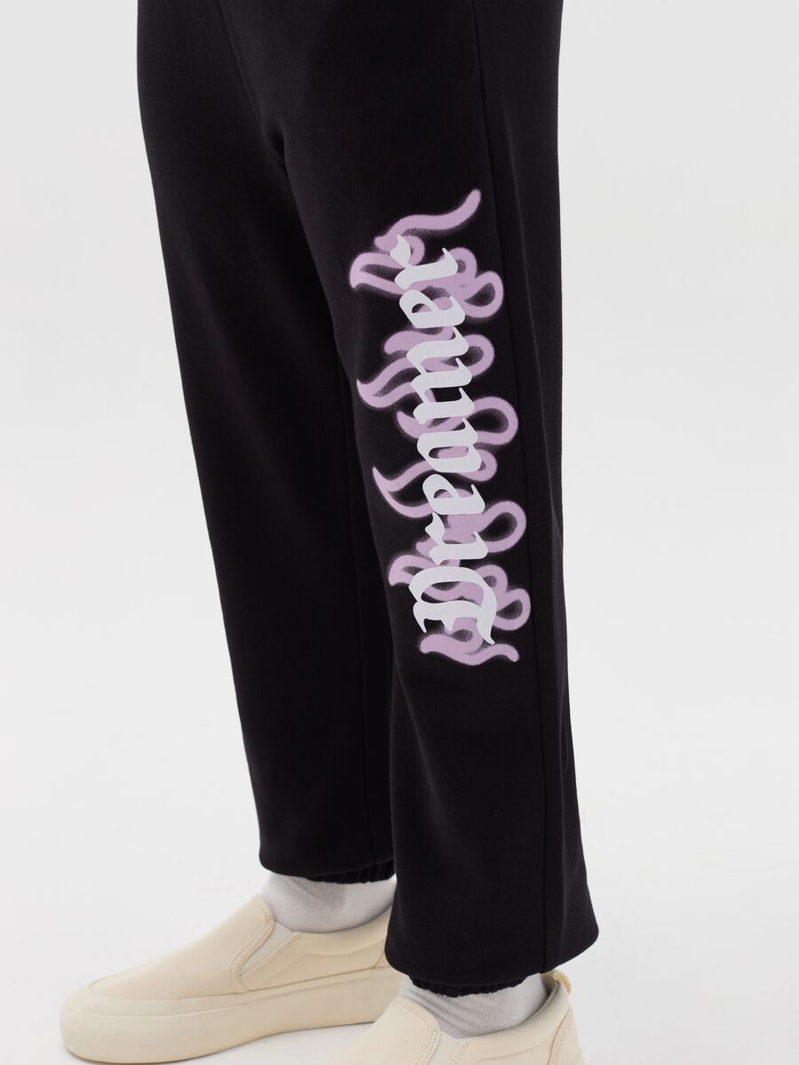 Joggers with gothic "Dreamer" print_1