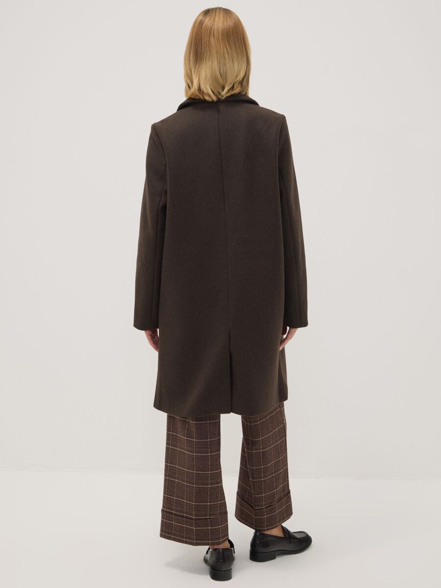 Cappotto marrone regular fit con rever e bottoni_3