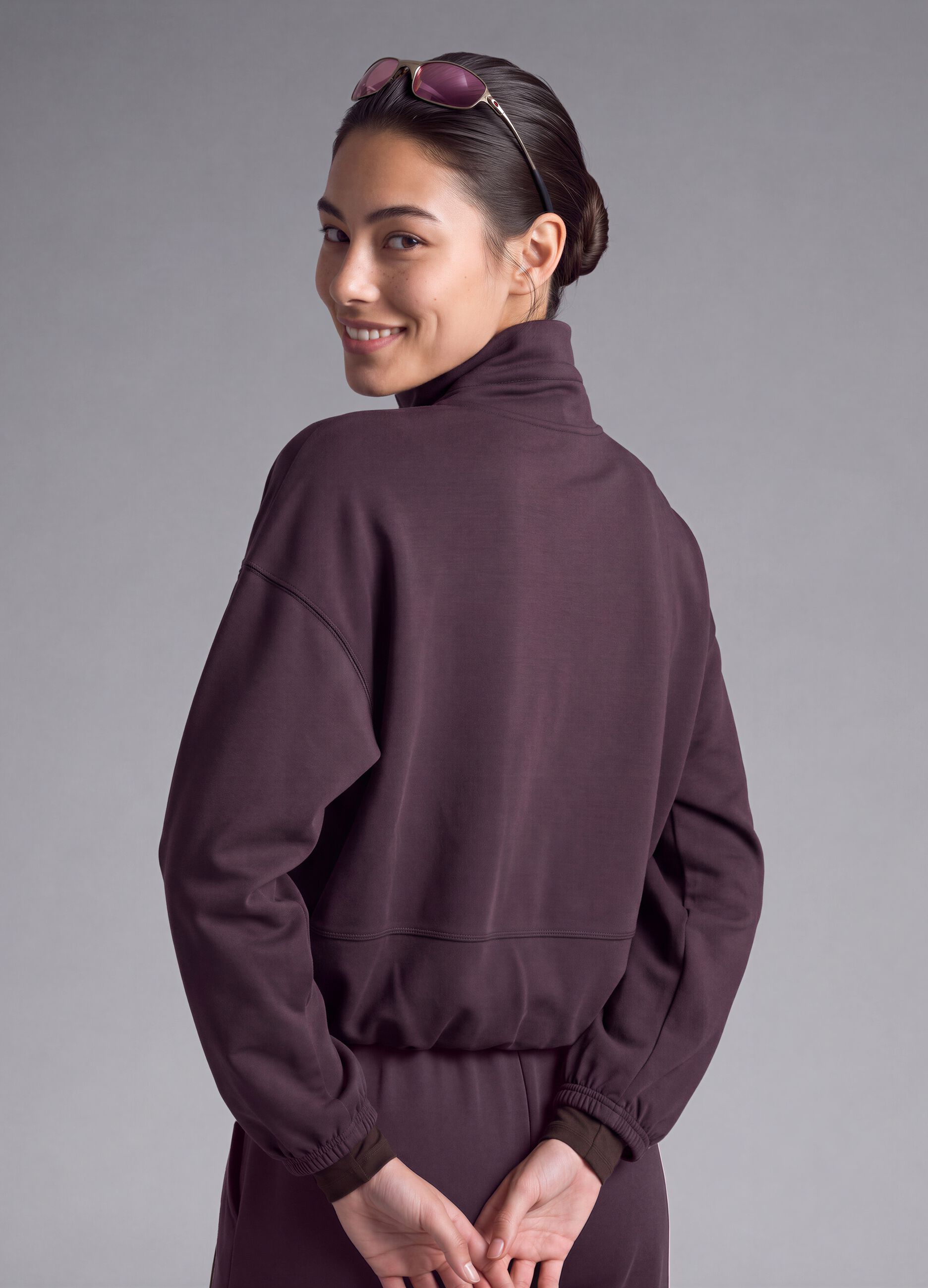 Short brown stretch viscose sweatshirt with high neck
