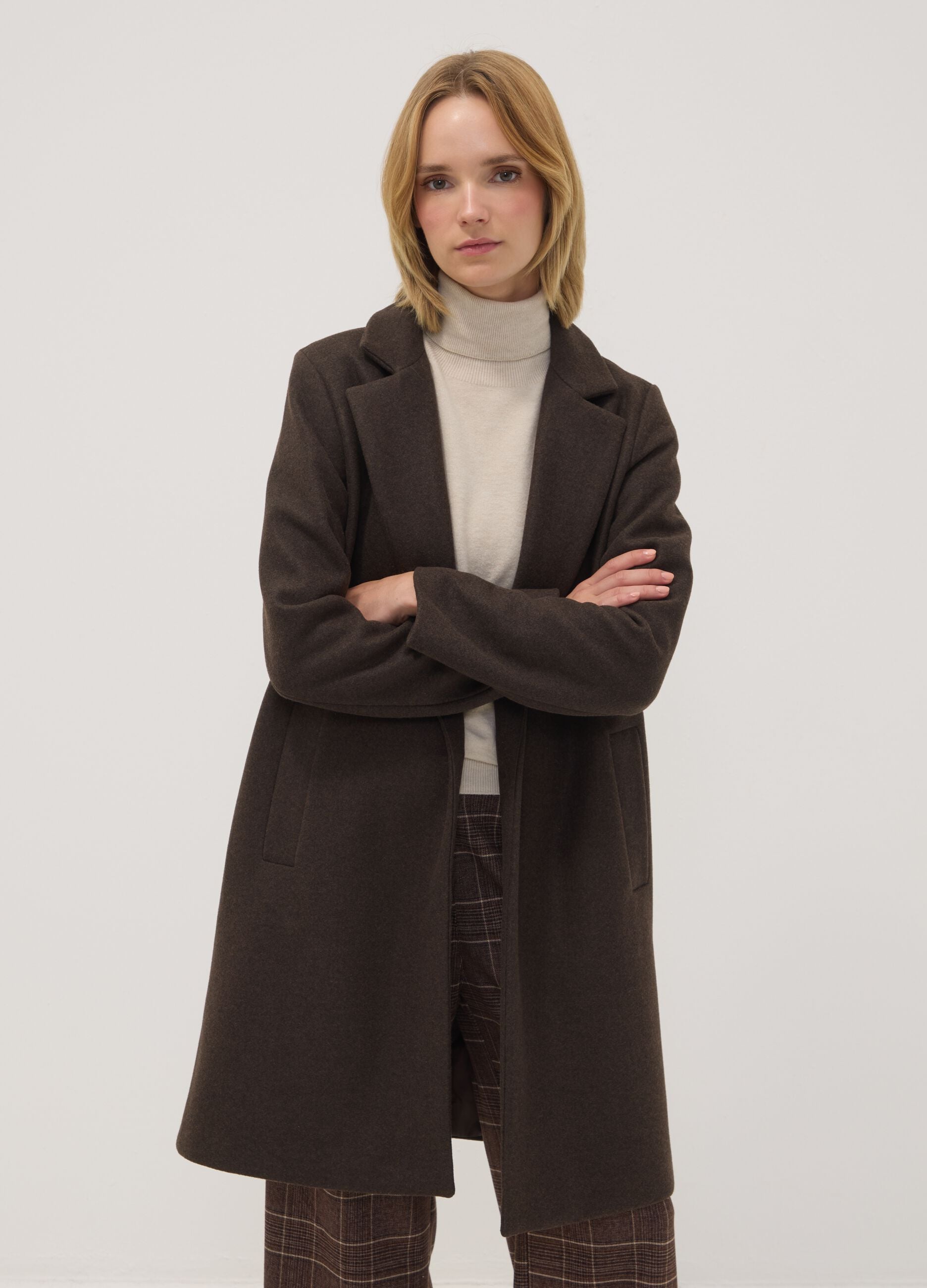 Brown regular-fit coat with lapels and buttons