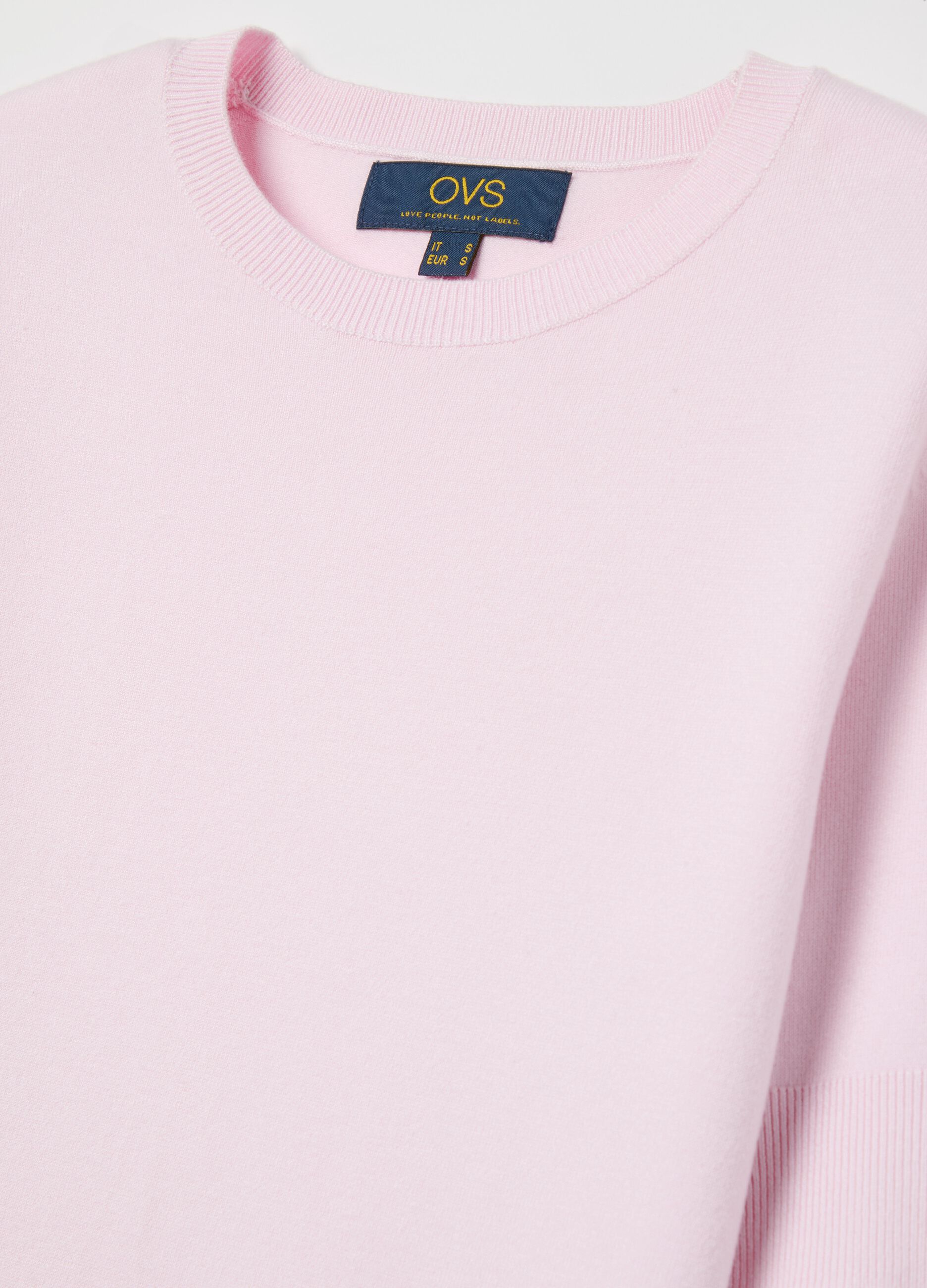 Short-sleeved top