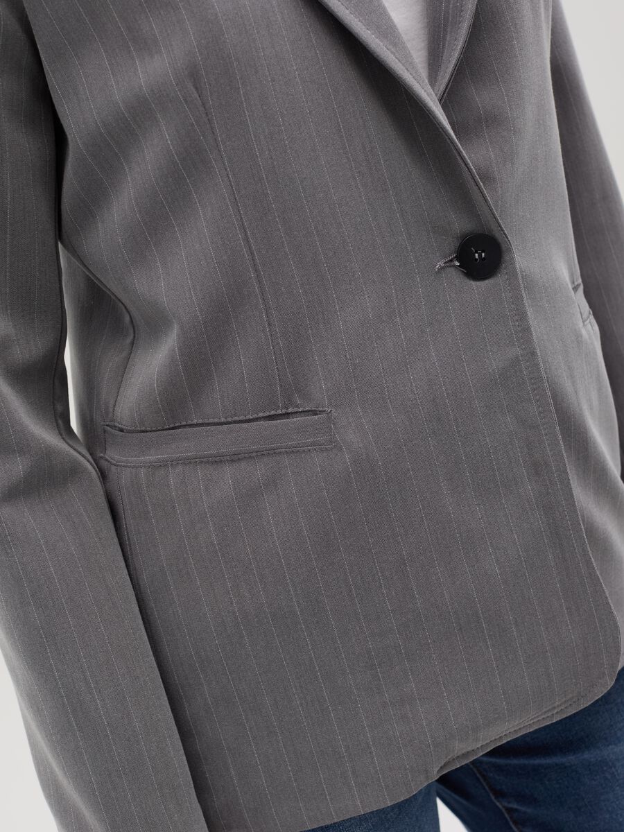 Single-breasted pinstriped blazer_2