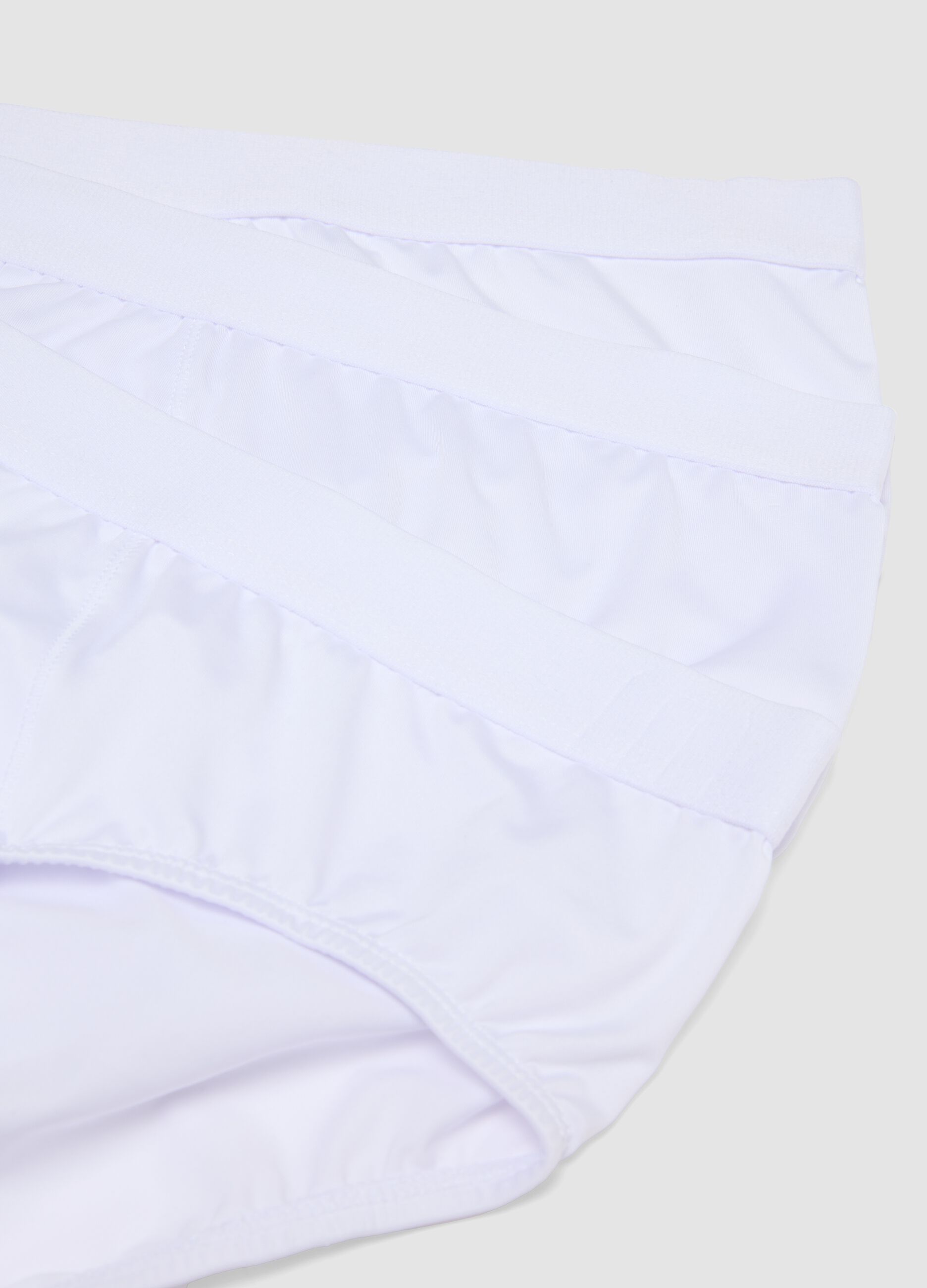 3-pack white stretch-fabric briefs