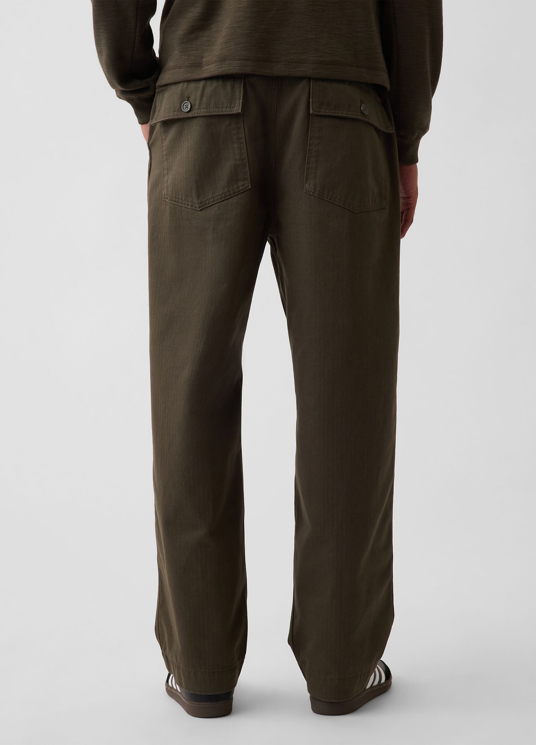 Pantaloni giallo ocra in puro cotone con tasche applicate