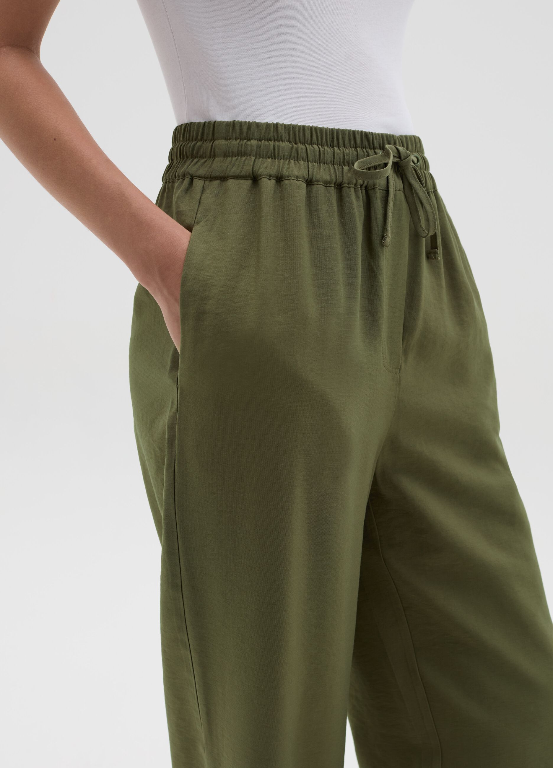 Pantalone fluido con coulisse