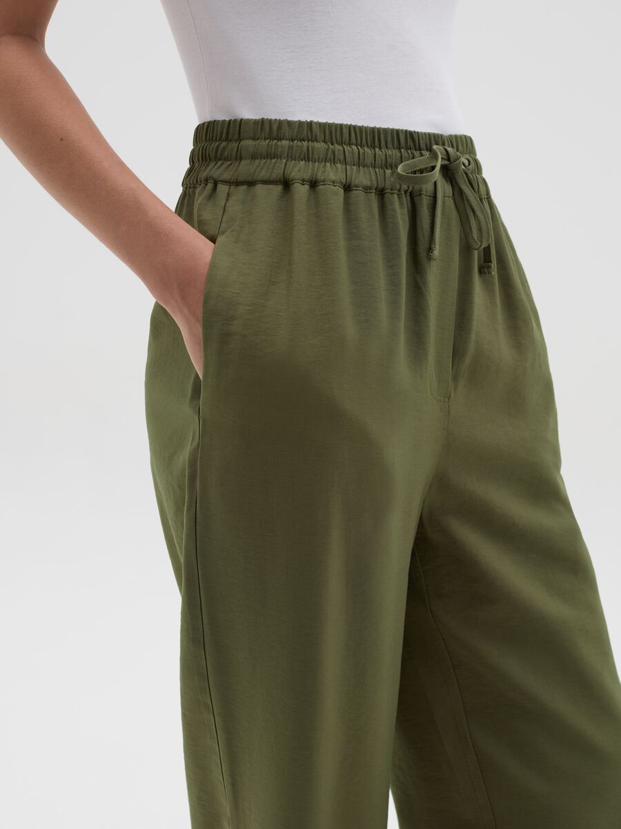 Fluid trousers with drawstring_2